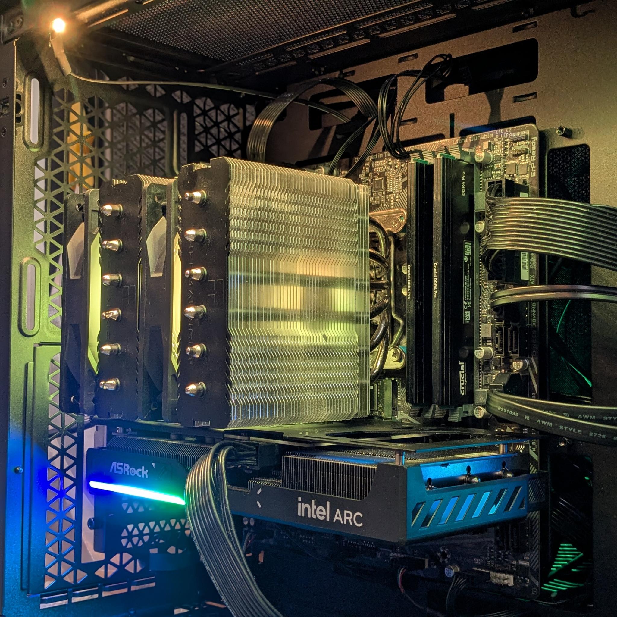 200 FPS Fortnite | i7-10700F, Intel Arc B580 12GB, 32GB RAM, 1TB NVME SSD, 1.5TB HDD, Win11, WiFi