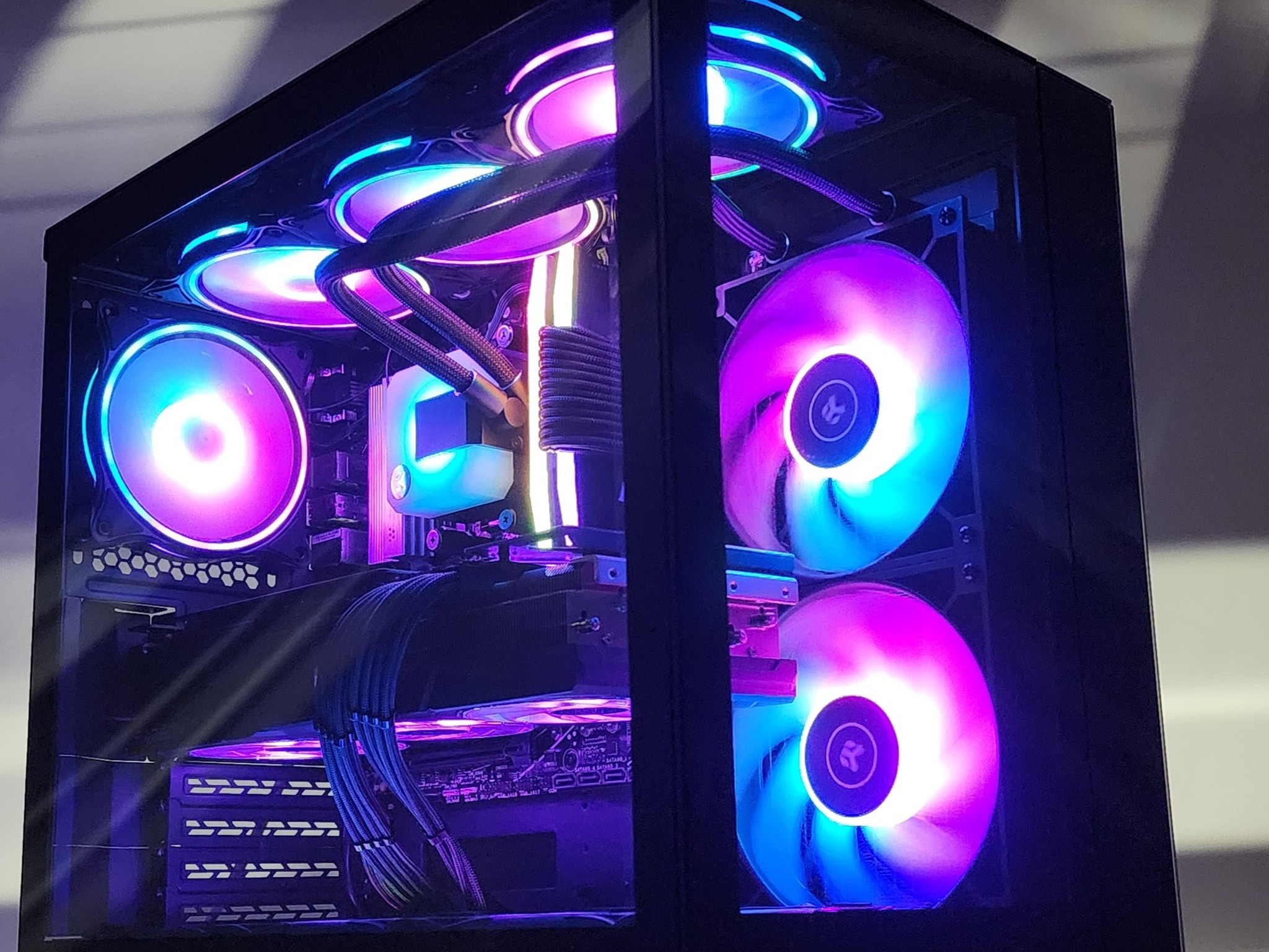 Gaming PC Ryzen 7 7800X3D 32GB RAM 2TB SSD RX 7900 XT 20GB Windows 11 Computer