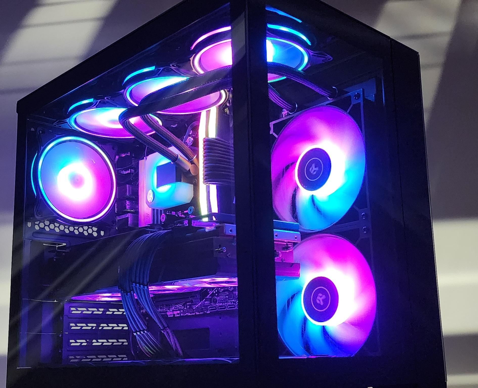 Gaming PC Ryzen 7 7800X3D 32GB RAM 2TB SSD RX 7900 XT 20GB Windows 11 Computer
