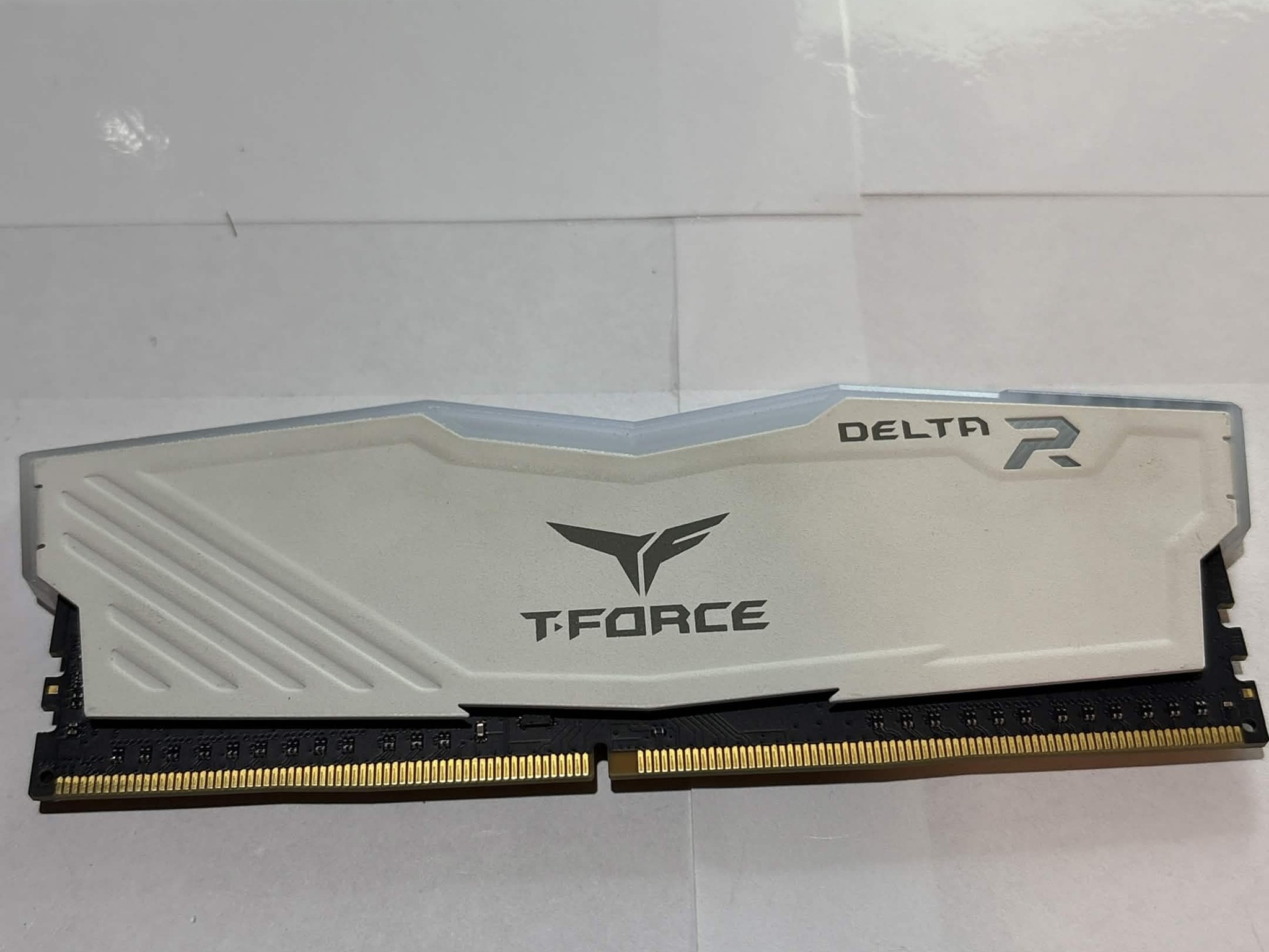 TeamGroup T-Force Delta RGB 8GB DDR4-3200 CL16 Memory Module