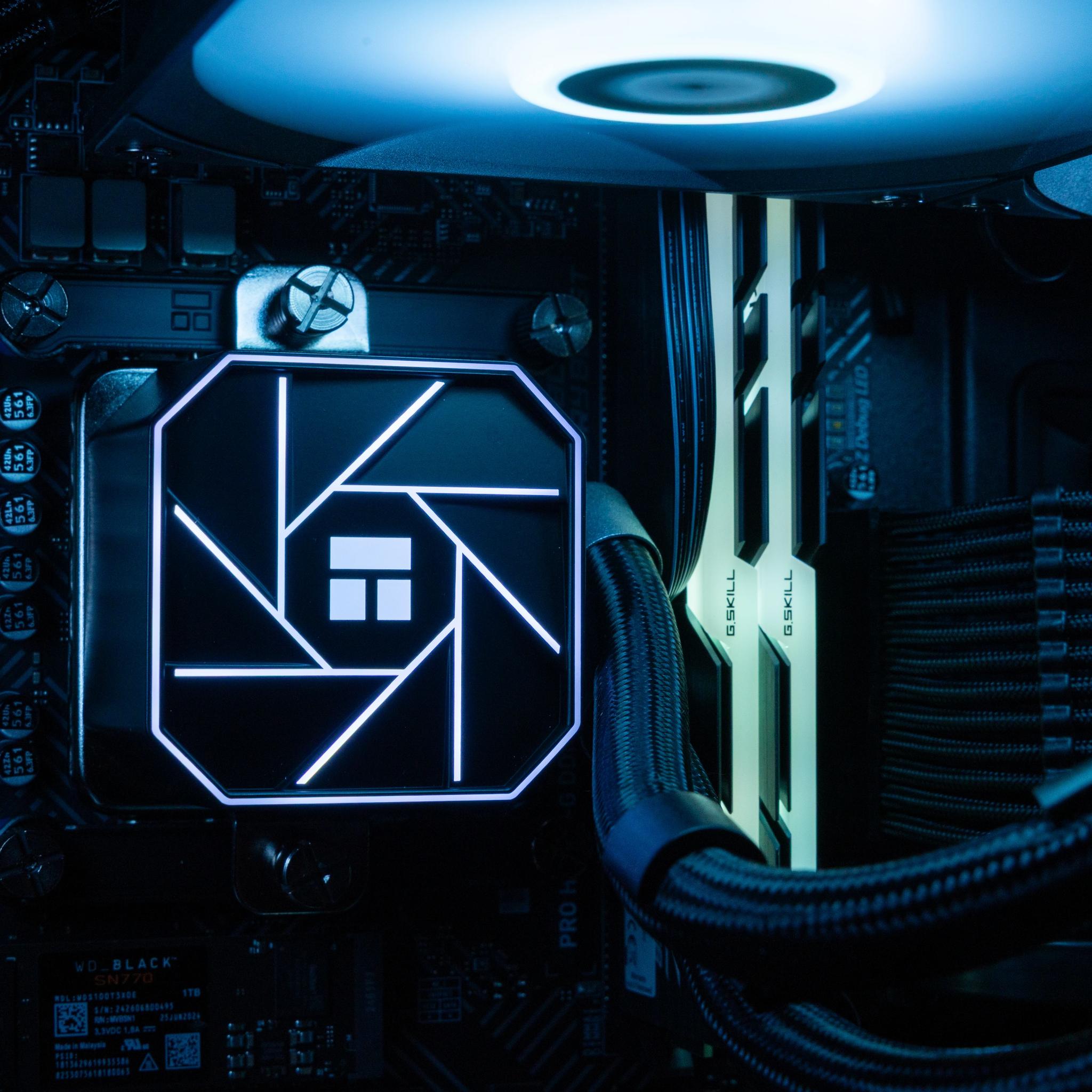 🐺 Cerberus 🐺 AMD RX 5700 XT / Intel Core i5-12500 / 1TB NVME / 32GB Ram / 240 AIO / Windows 11 Pro