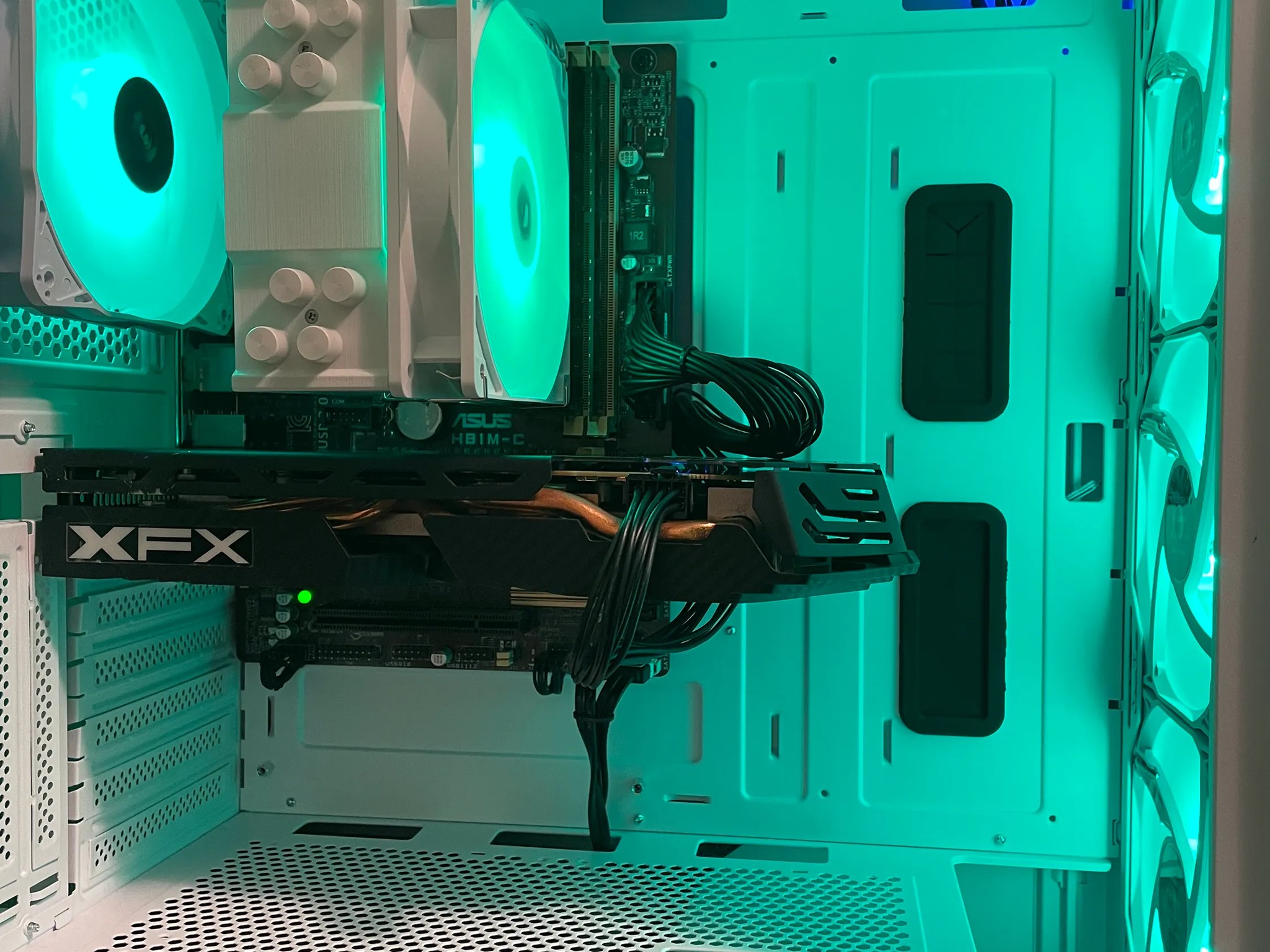 PRO Glass Gaming PC | Intel i5 / Amd RX580 / 8GB / 600GB Win 10 Pro WiFi