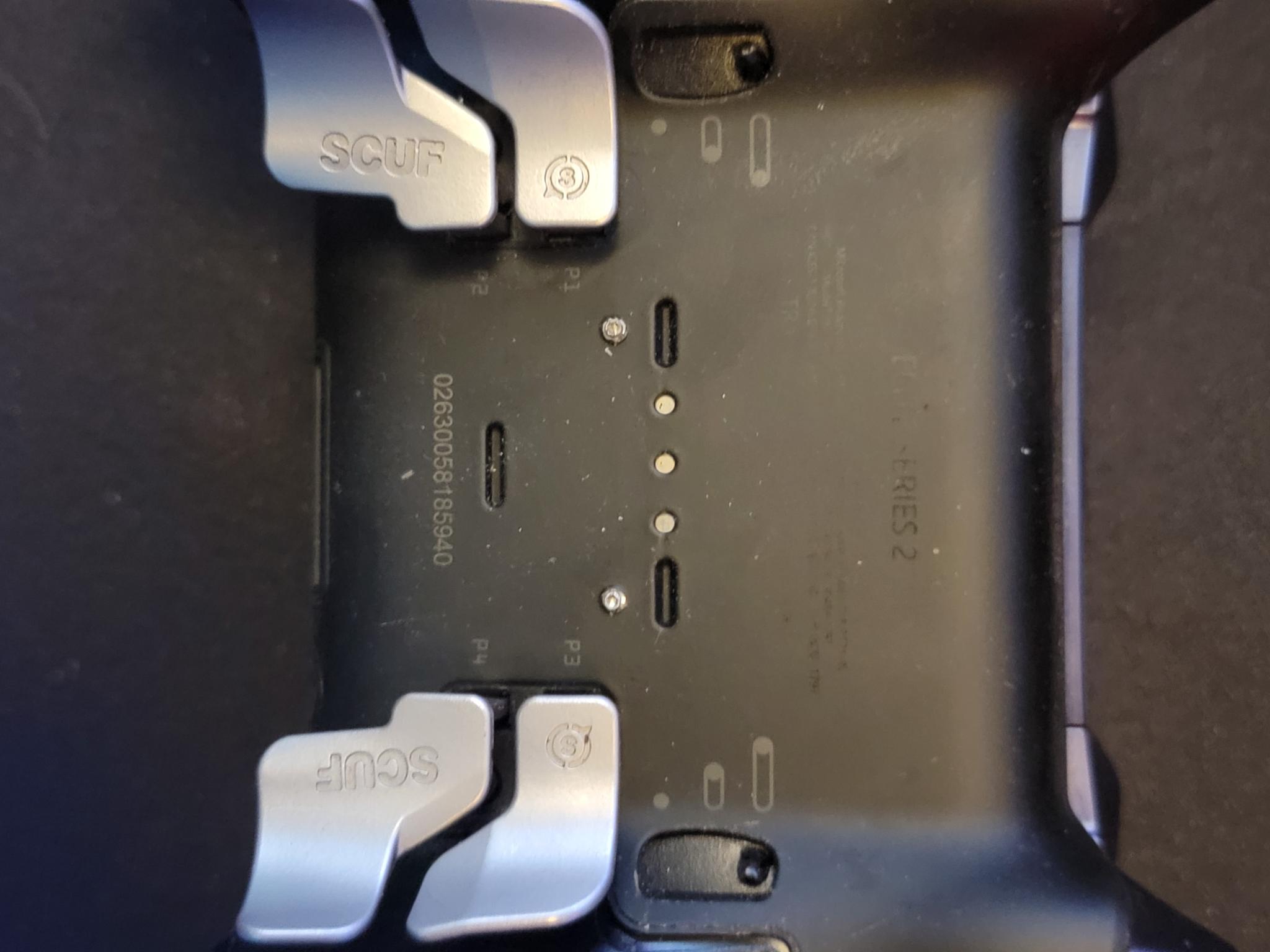 Xbox Elite Series 2 Controller - cracked Shell