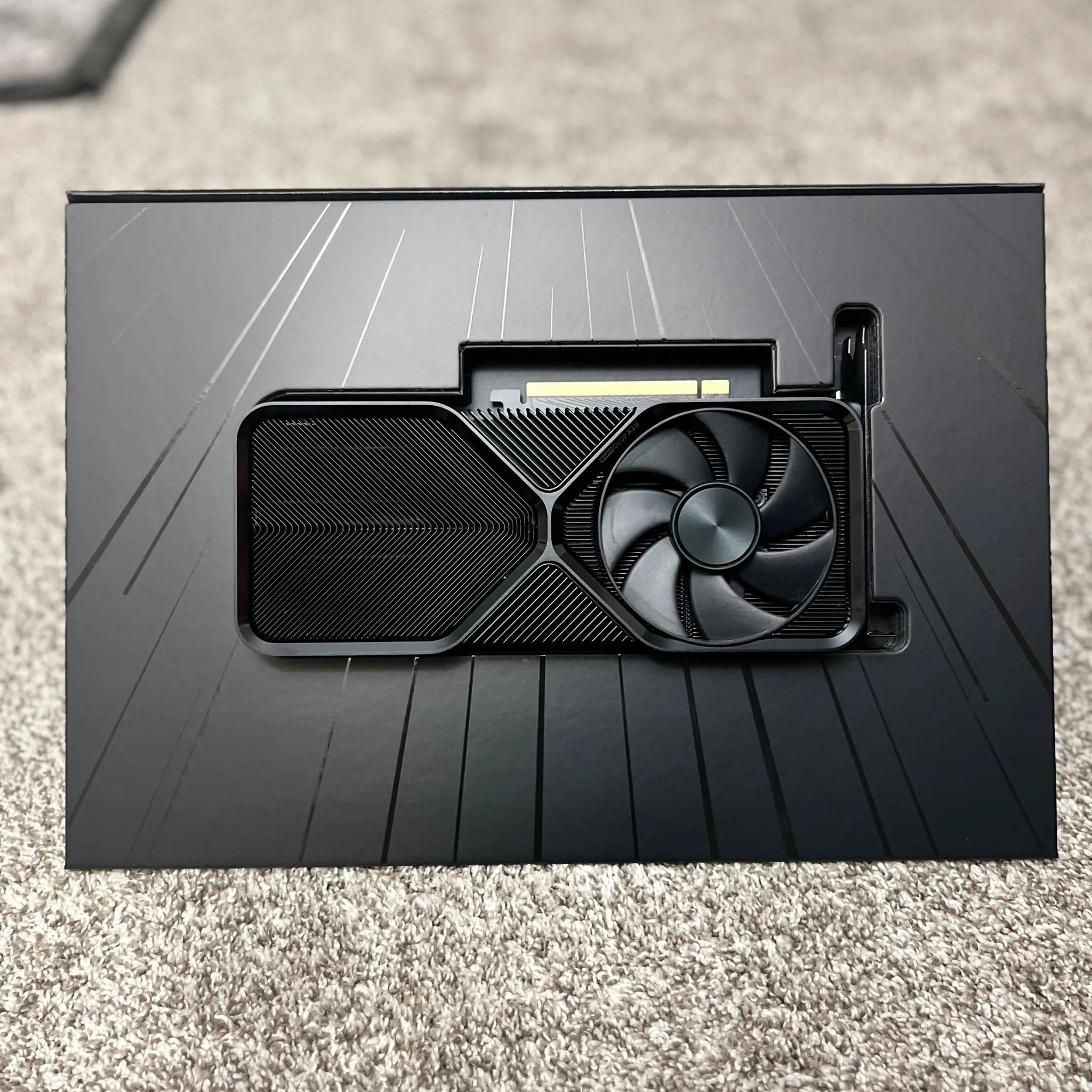 NVIDIA - GeForce RTX 4070 SUPER 12GB GDDR6X Graphics Card - Titanium/Black