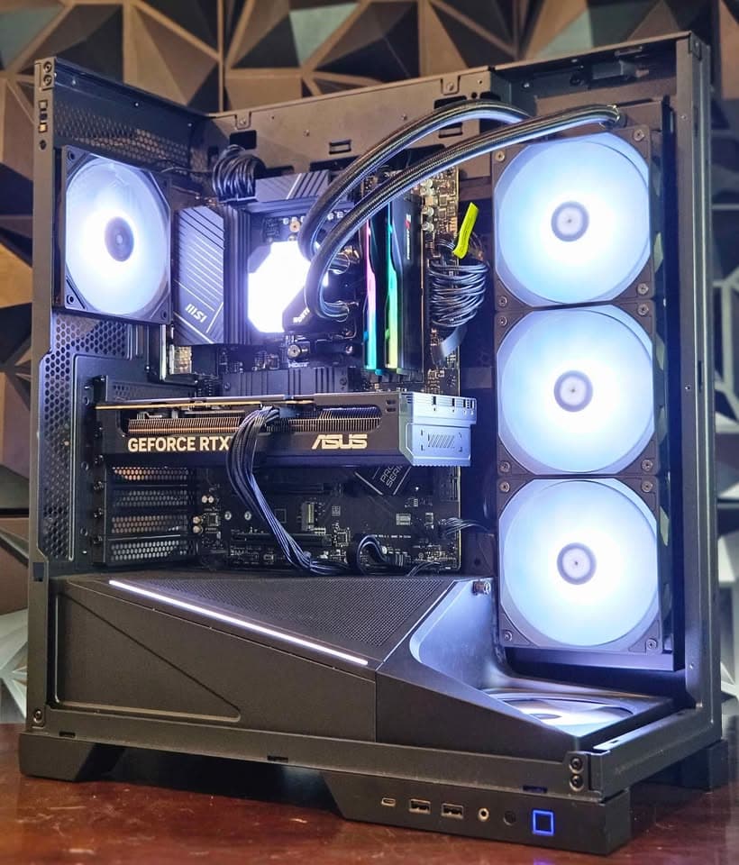 ⚪⚫️Stealth⚫️⚪ Gaming PC ( Ryzen 7 + RTX 4070 Super)