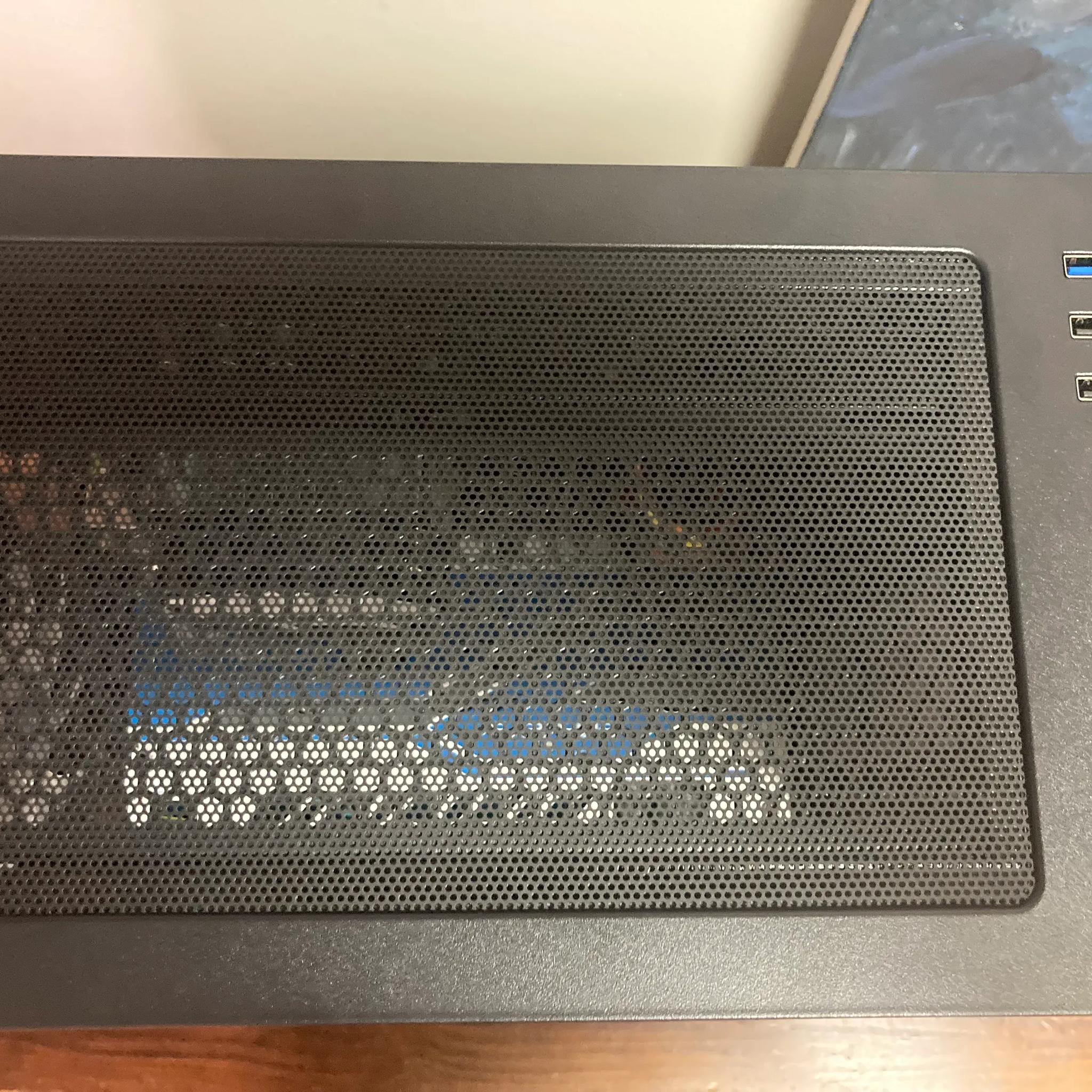 GAMING PC / RX 590 / i7 6700/ SSD