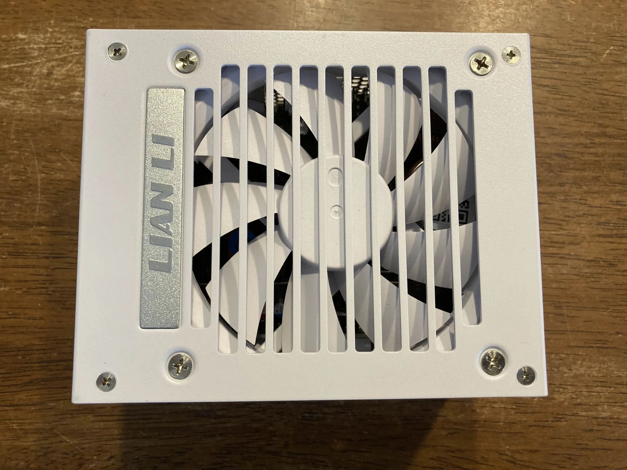 Lian Li SP750 750W 80+ Gold Fully-Modular SFX Power Supply