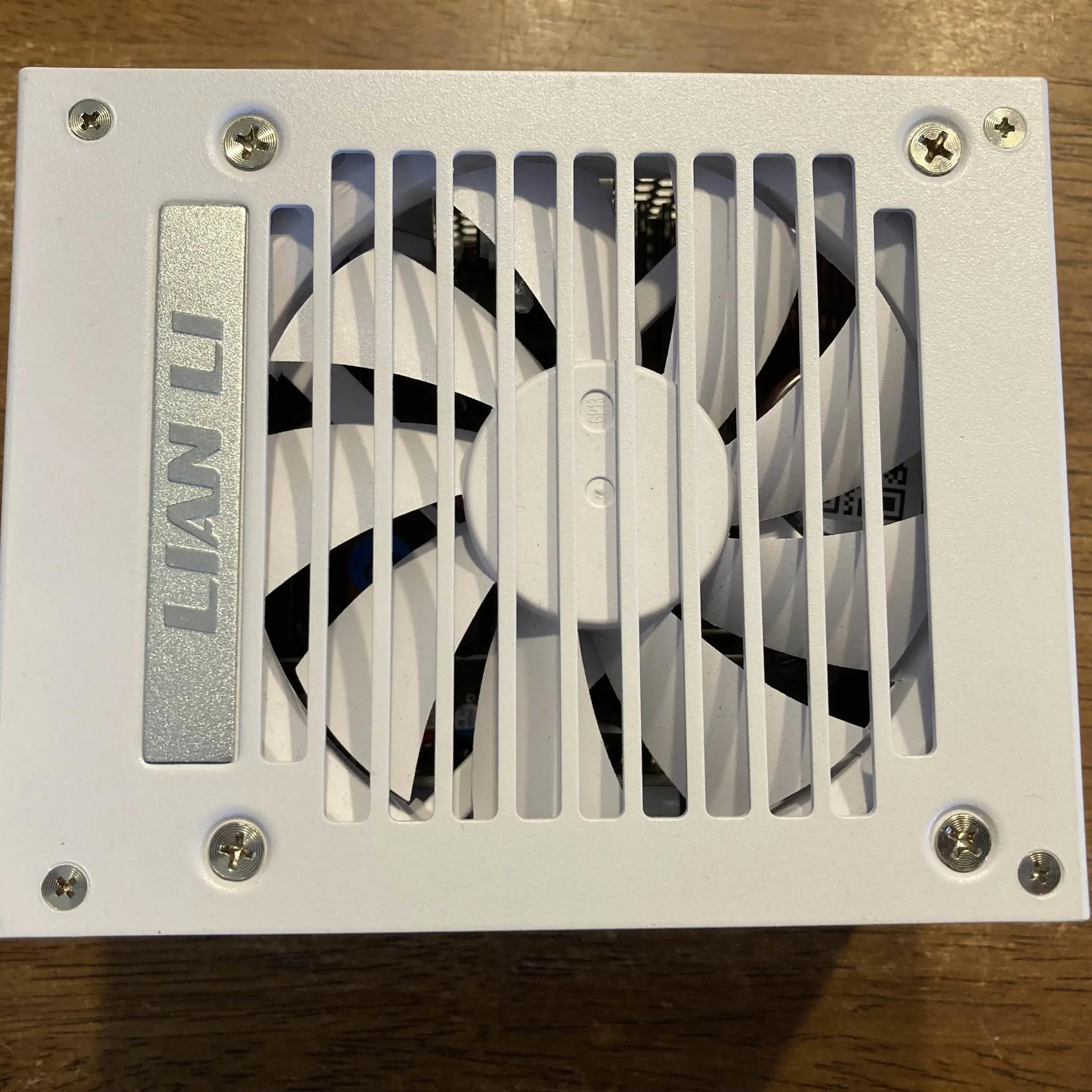 Lian Li SP750 750W 80+ Gold Fully-Modular SFX Power Supply