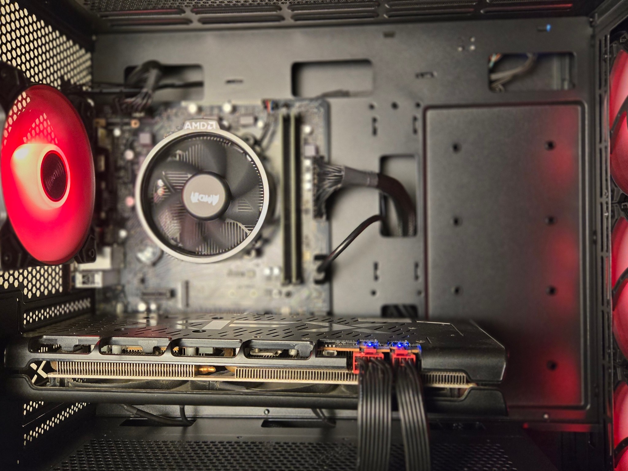 RX 5700 XT | Ryzen 5 5500 | 16gb DDR4 | 512gb Storage👏🏽