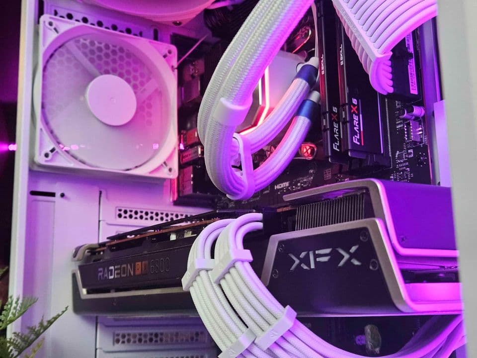 R5 7600x rx6800xt Gaming and Streaming PC