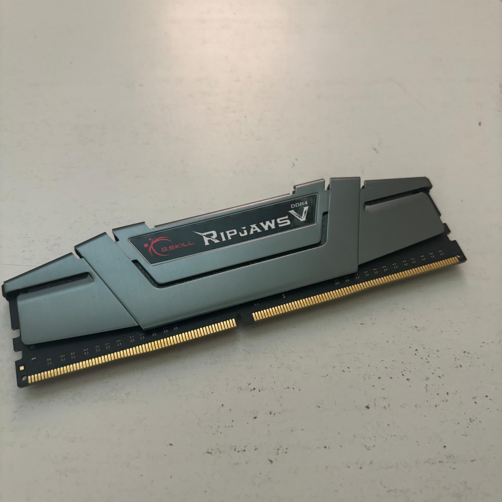 8GB (1x8) 3200MHz G.Skill Ripjaws