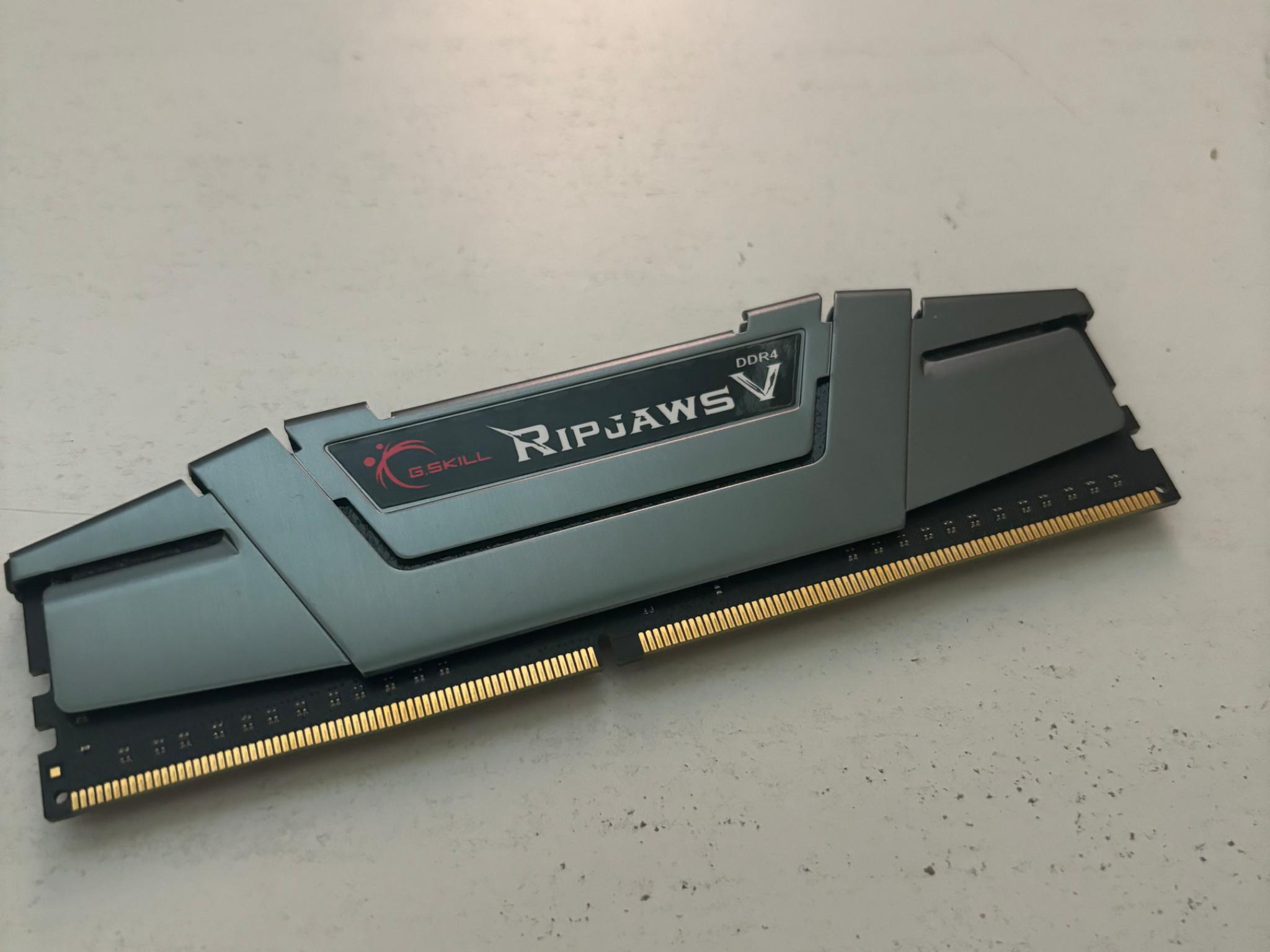 8GB (1x8) 3200MHz G.Skill Ripjaws
