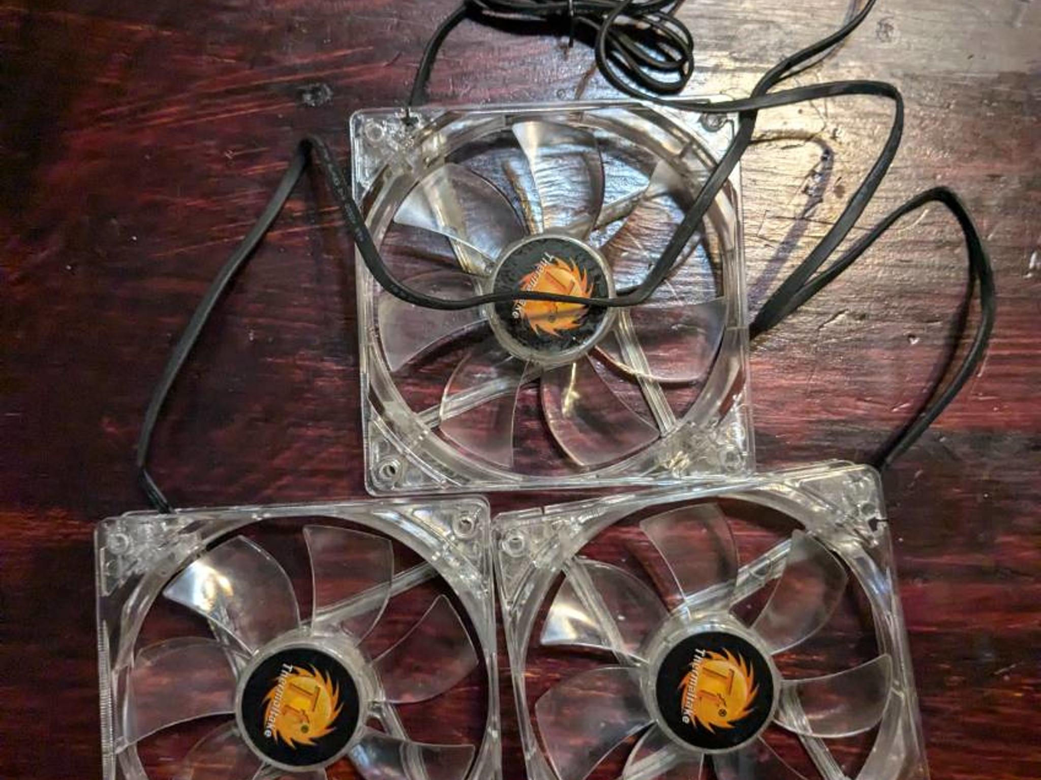 Blue Thermaltake Fans