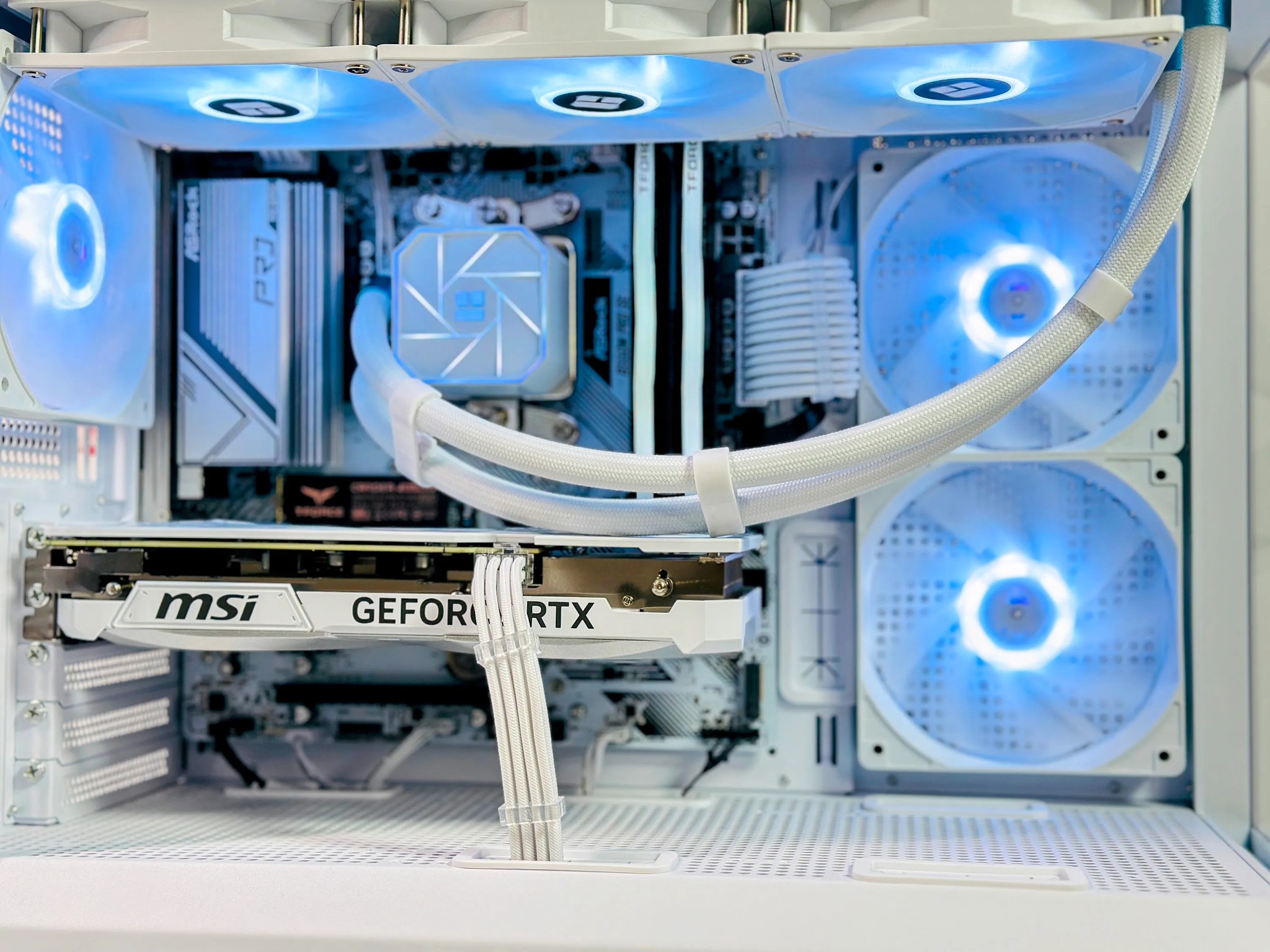 🎅🌨️⛄90° North Gaming PC❄️Nvidia RTX 4070 12GB❄️AMD Ryzen 7 5800X 8 core❄️32GB DDR4❄️1TB NVME