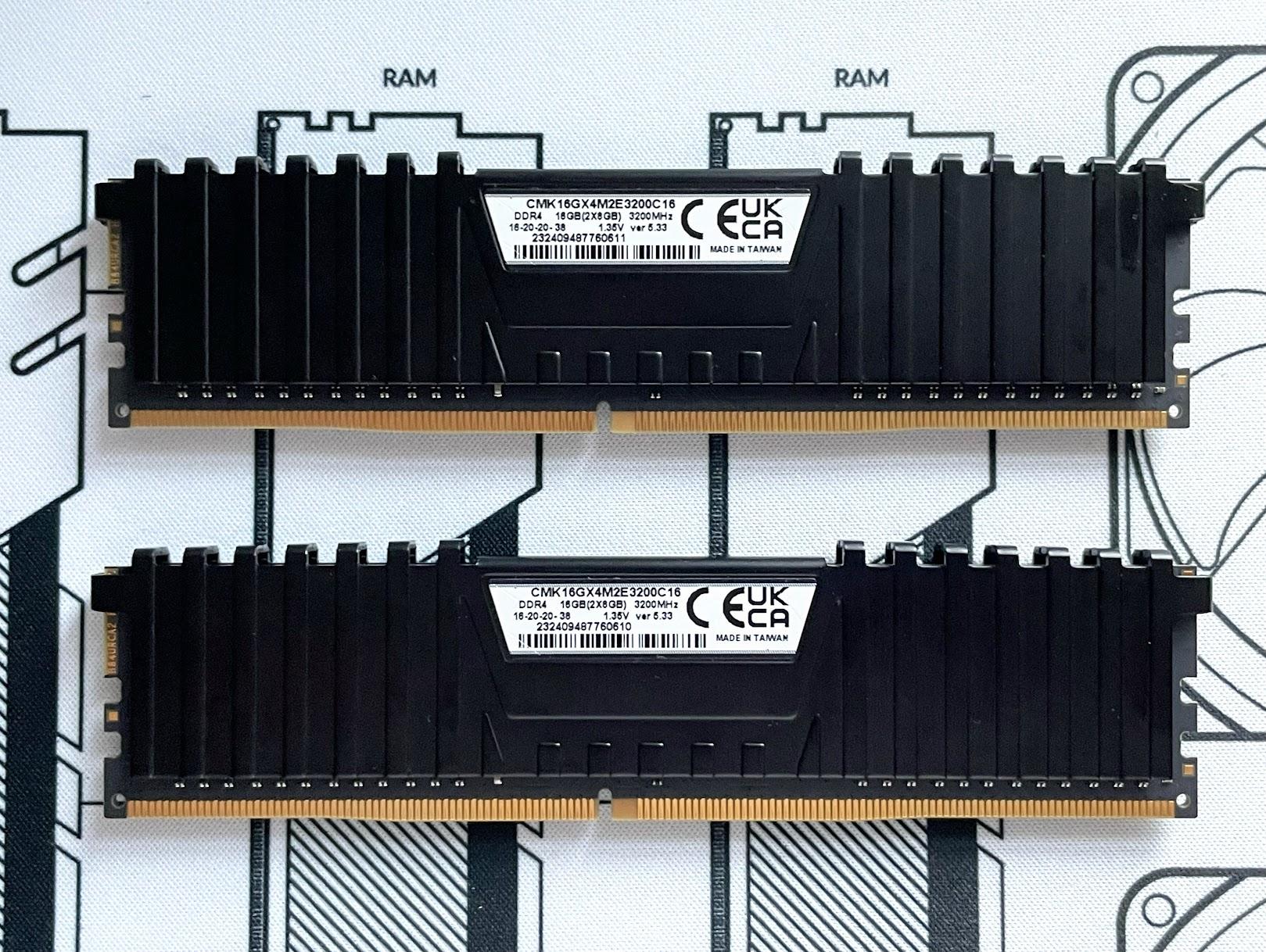 Corsair Vengeance LPX 16GB (2x8GB) 3200 MHz DDR4 CL16-20-20-38 (CMK16GX4M2E) RAM Memory