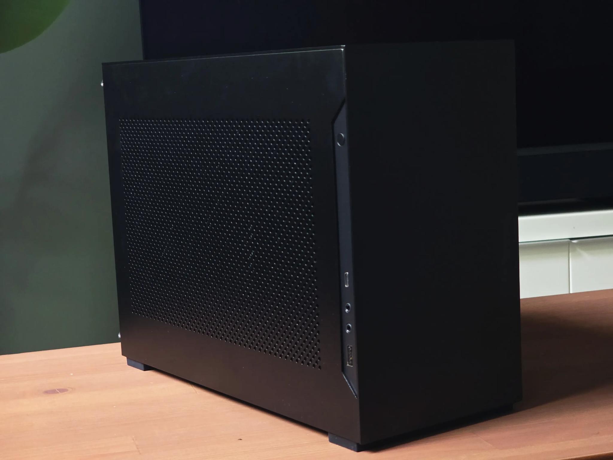 AMD Ryzen 7800X3D | RX 9070 XT 16GB | 32GB RAM | 2TB NVMe SSD | 11 Ltr Custom SFF Gaming PC