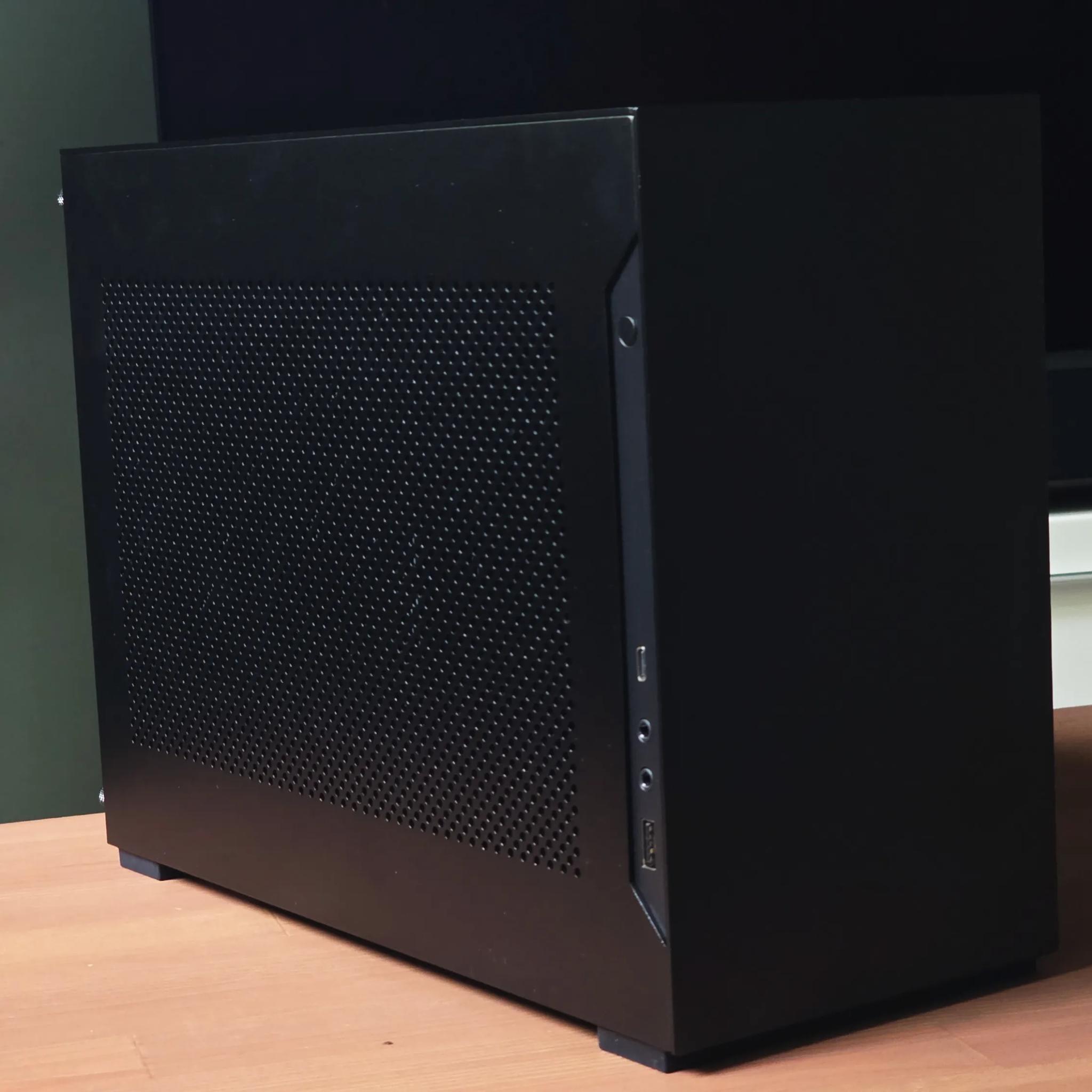 AMD Ryzen 7800X3D | RX 9070 XT 16GB | 32GB RAM | 2TB NVMe SSD | 11 Ltr Custom SFF Gaming PC