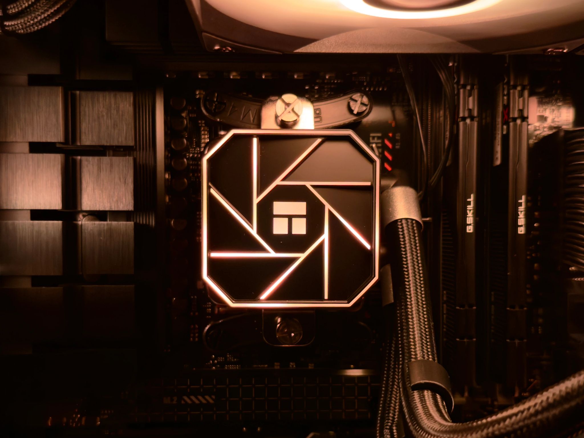 🤖 Cyclone 🤖 RTX 4070 Super / AMD R5 7600X3D / 1TB NVME / 32GB DDR5 RAM / 240 AIO / Windows 11 Pro
