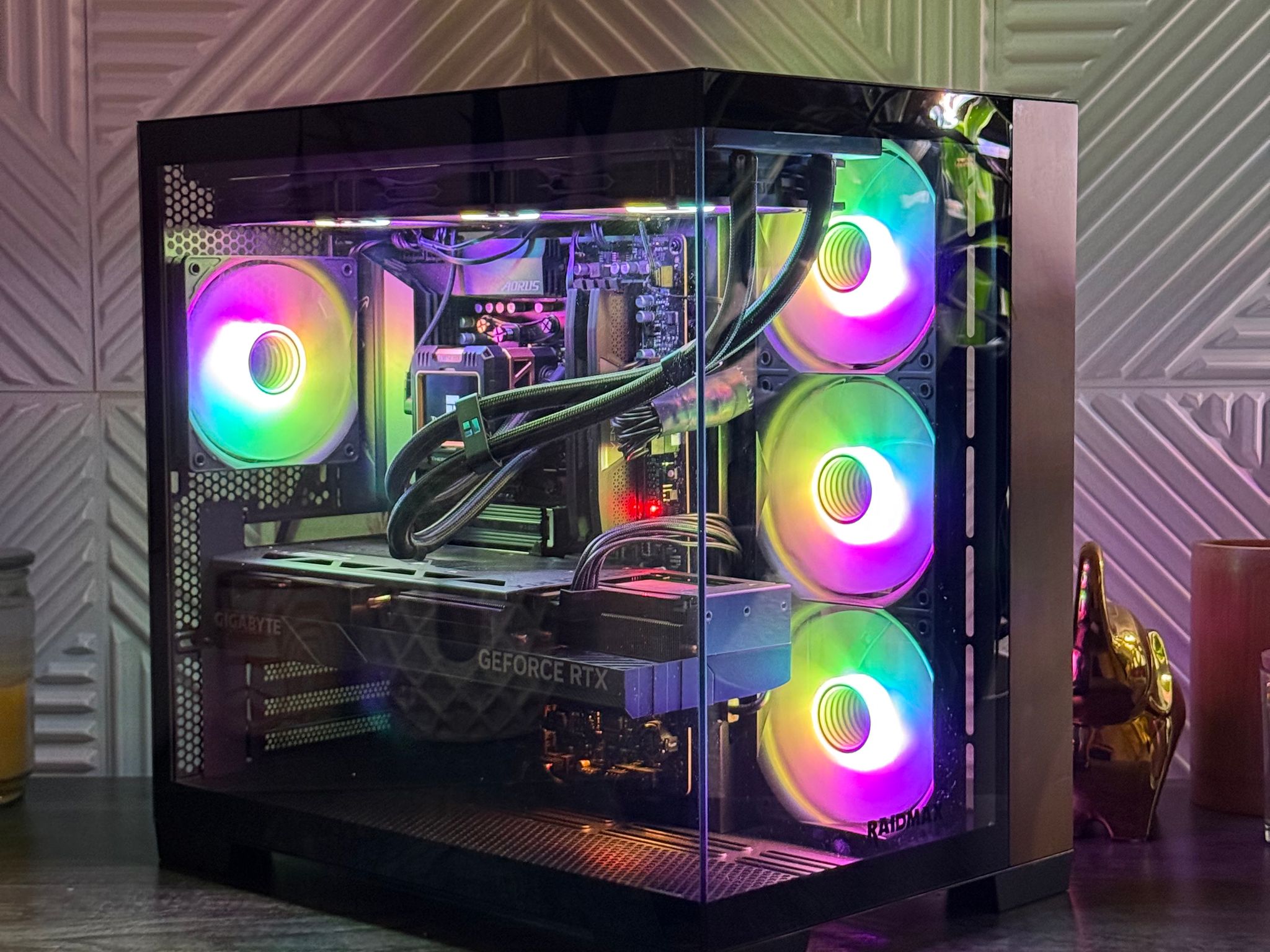 RTX 4090 | RYZEN 7800X3D | 64GB DDR5 | 2TB NVME | WIFI