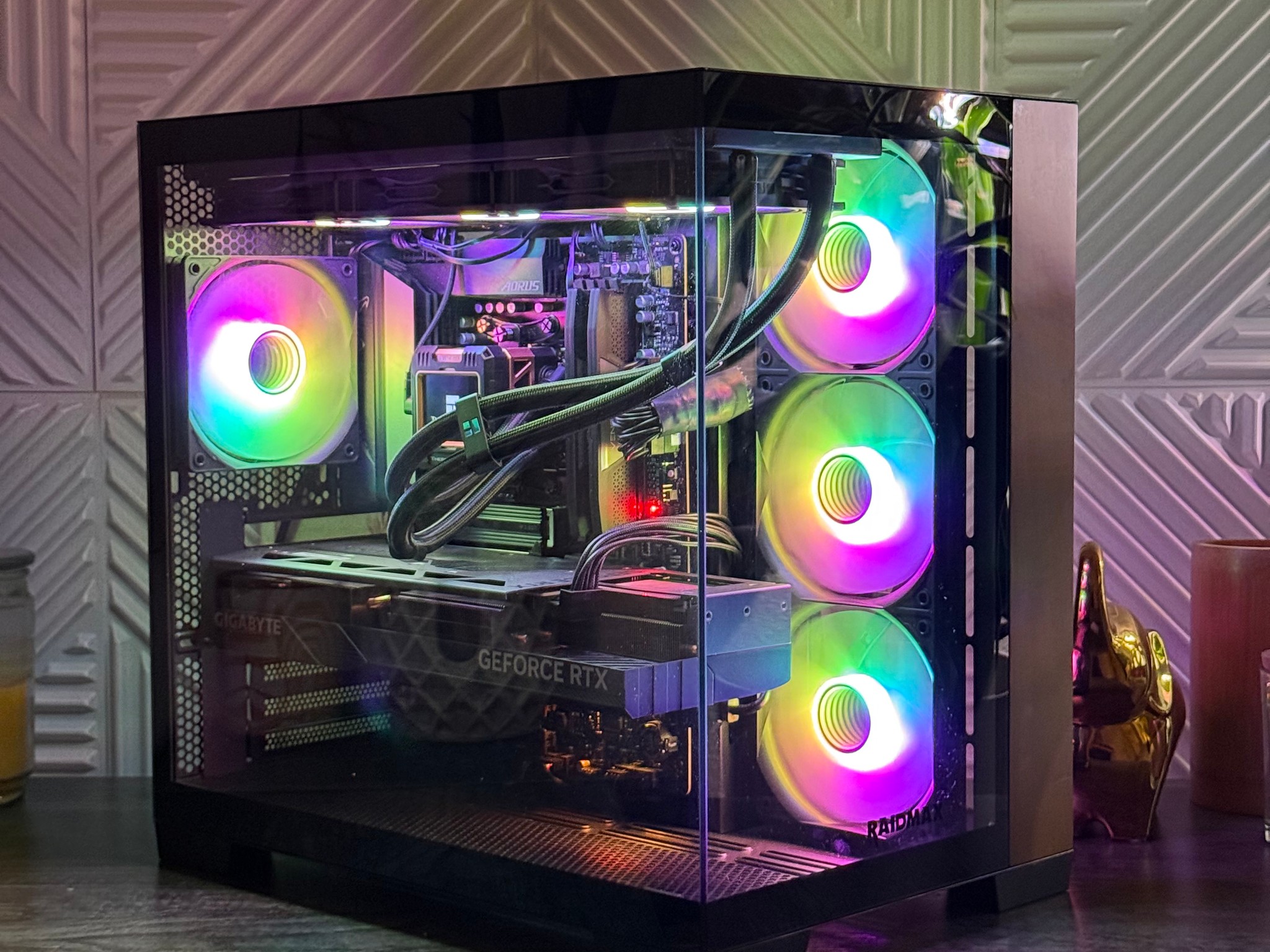 RTX 4090 | RYZEN 7800X3D | 64GB DDR5 | 2TB NVME | WIFI | Jawa