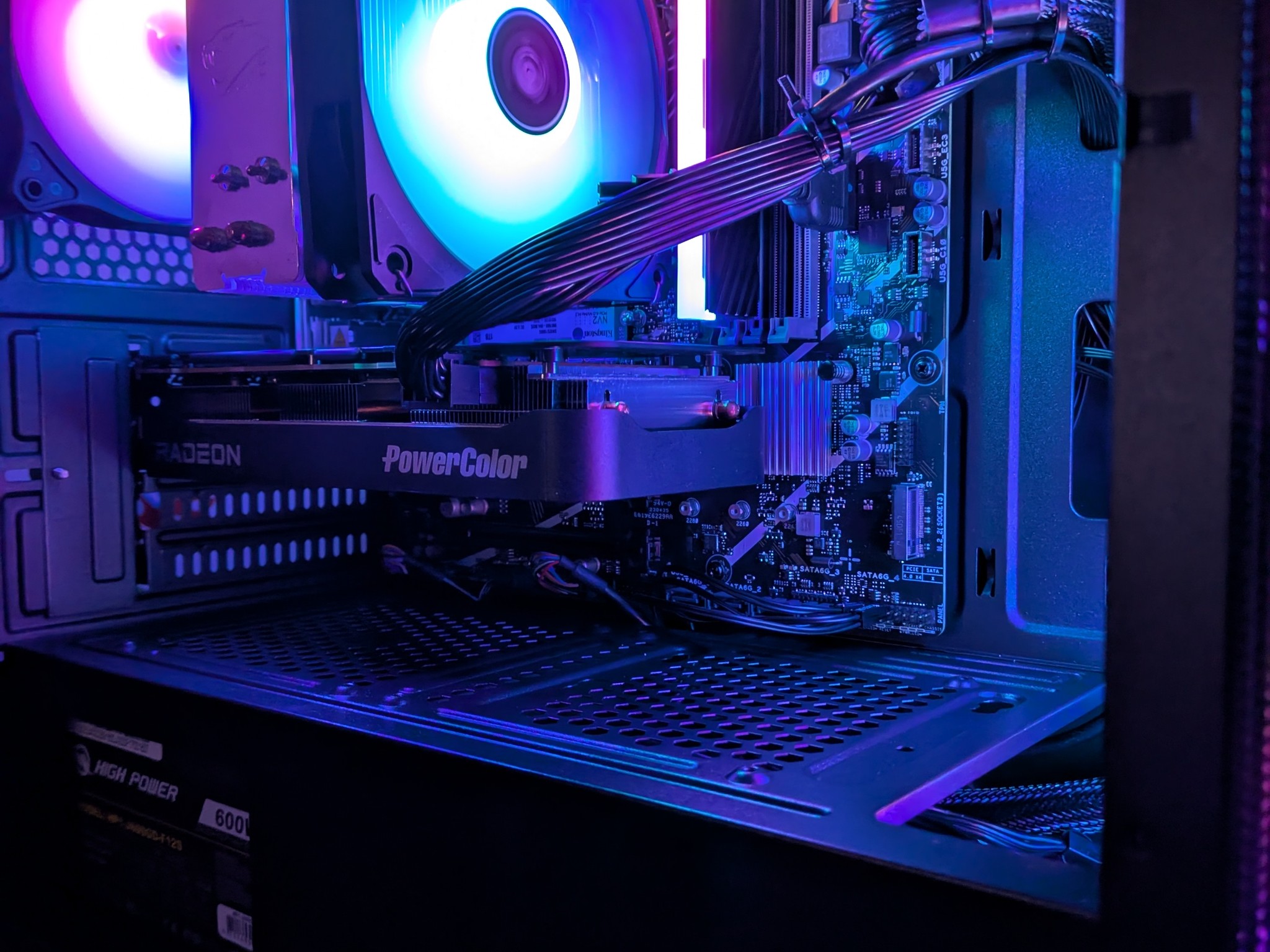 i5-14400f | Rx 9060 XT 16GB | 16GB DDR5 | 1TB | 600W GOLD