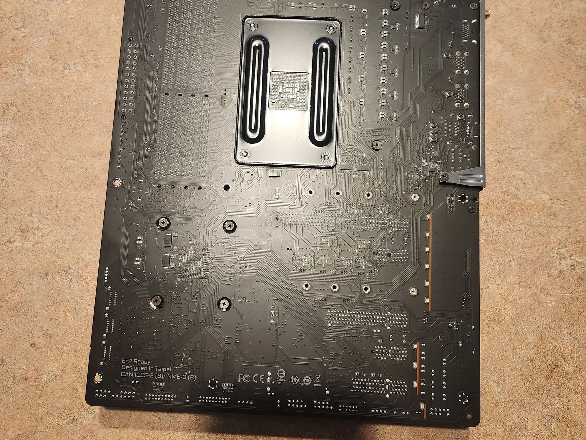 Gigabyte aorus pro wifi motherboard. (DOES NOT INCLUDE CPU OR RAM)