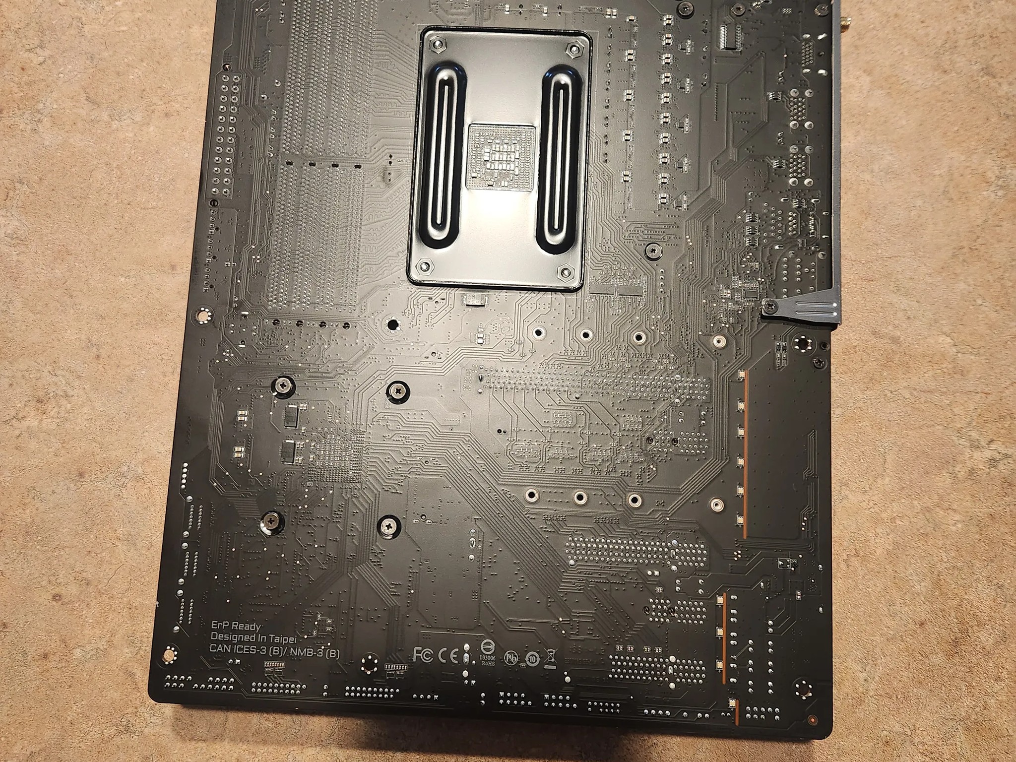 Gigabyte aorus pro wifi motherboard. (DOES NOT INCLUDE CPU OR RAM)