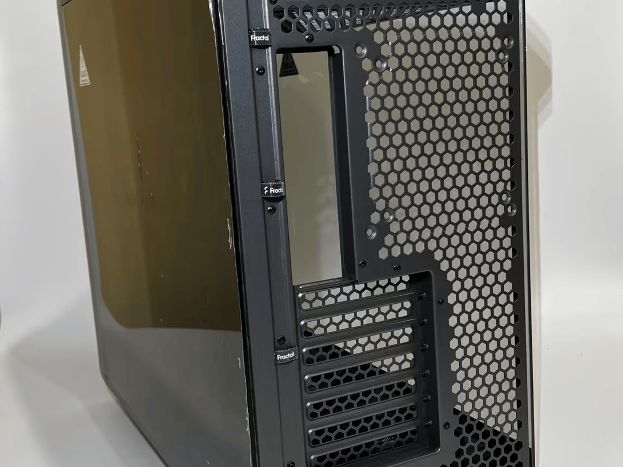 Fractal Design Torrent Gray E-ATX Tempered Glass Window High-Airflow Mid Tower Computer Case