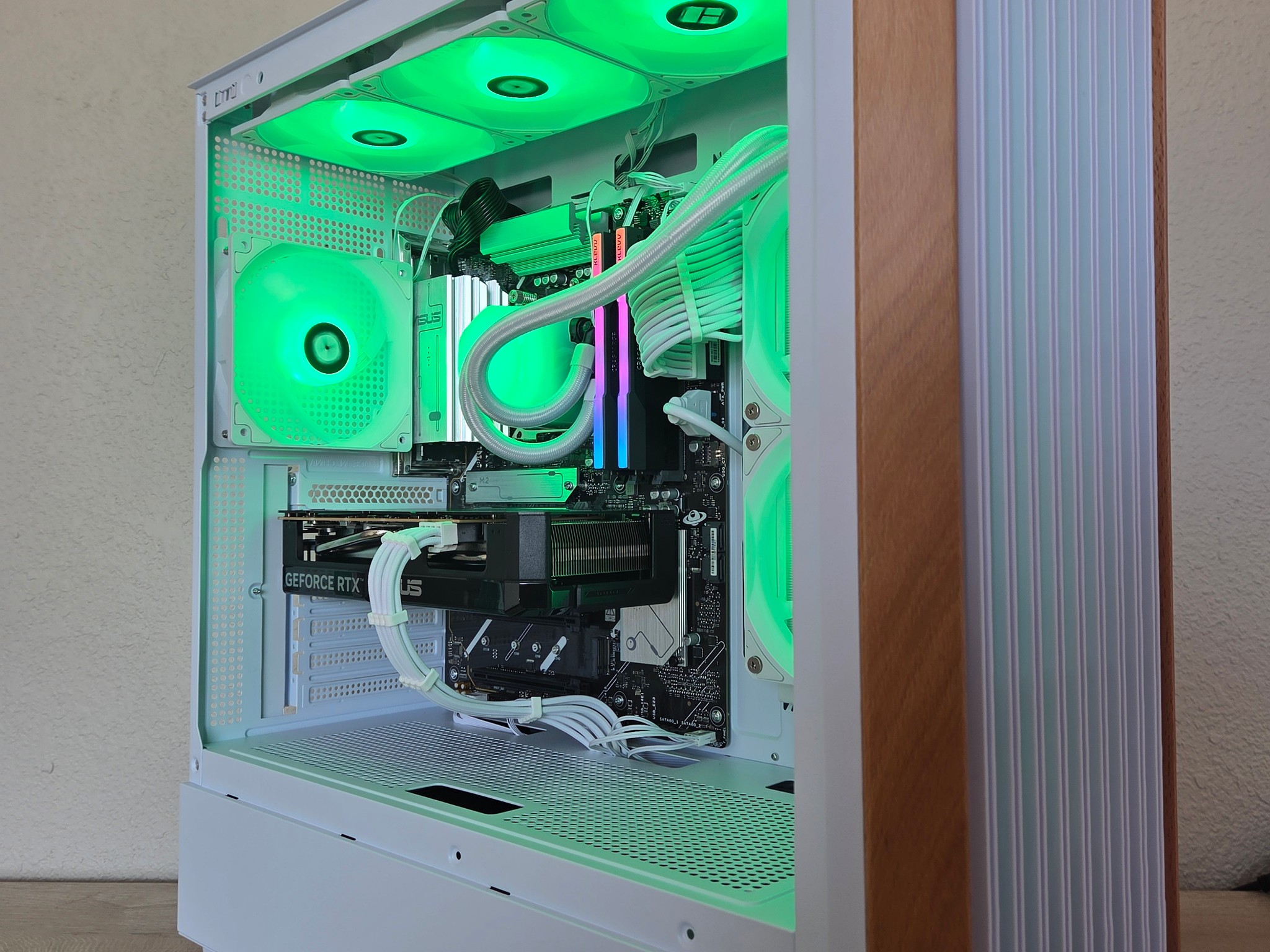 🌲❄️ Timber Frost | RTX 5060 | Ryzen 5 7600 | 32GB DDR5 | Wood Edition Gaming PC 🤍🌲/C/