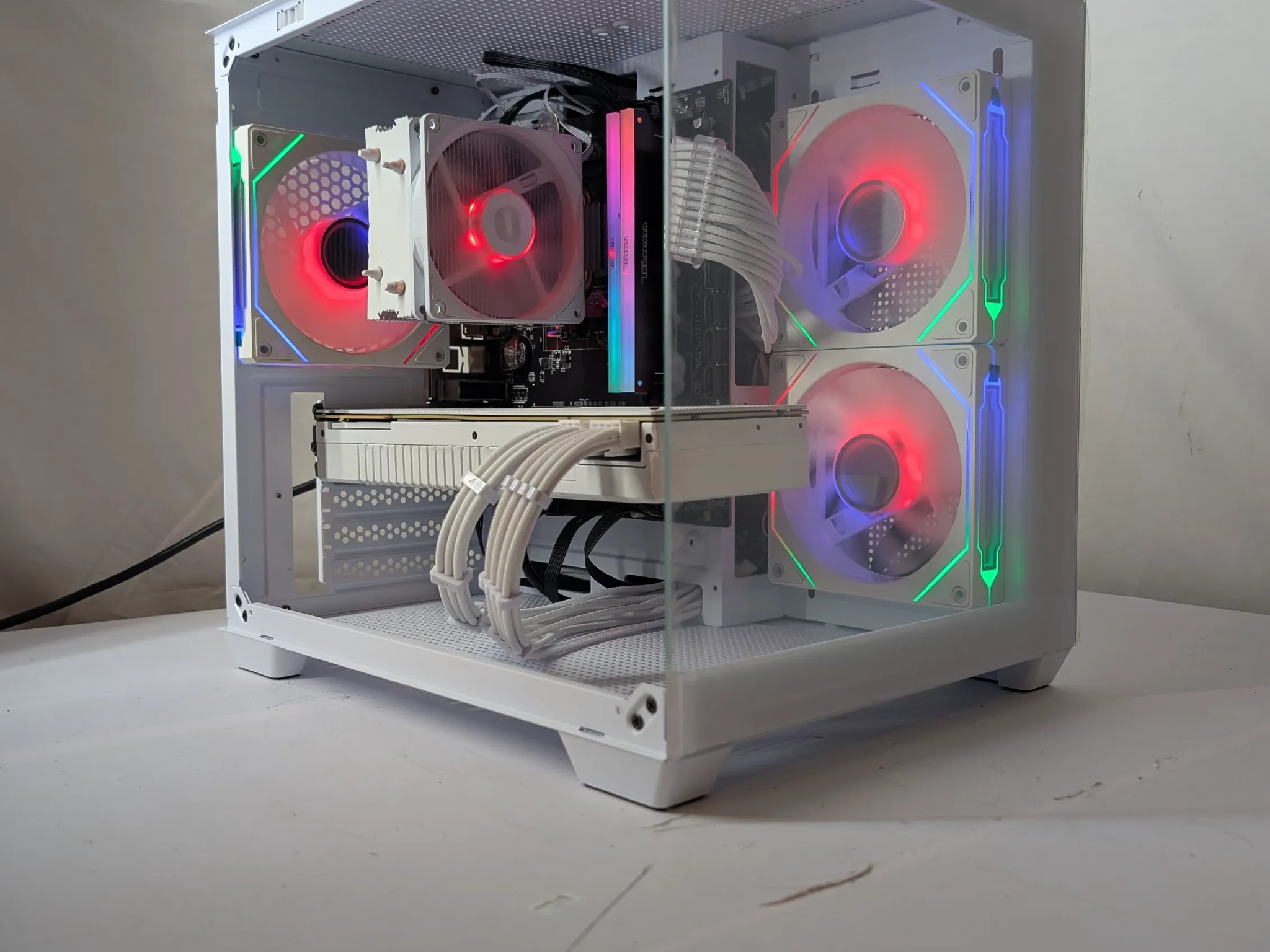 RTX 2080 SUPER | RYZEN 7 3700X | 16GB DDR4 | 500GB NVME