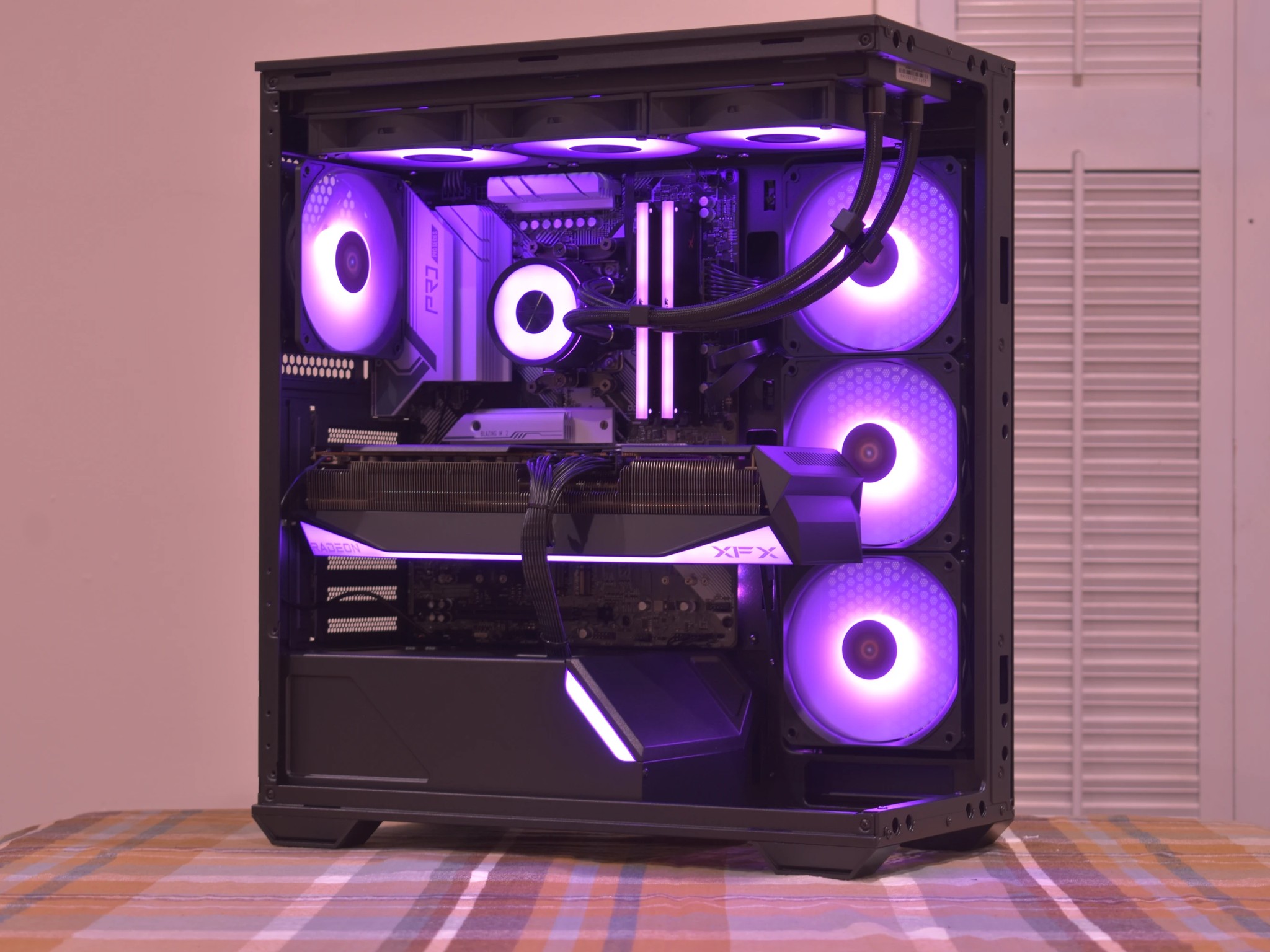🚀Performance Gamer🚀 Ryzen 5 9600X | AMD RX 9070XT 16GB | 32GB DDR5 | 2TB nVME SSD | Black RGB+Wifi