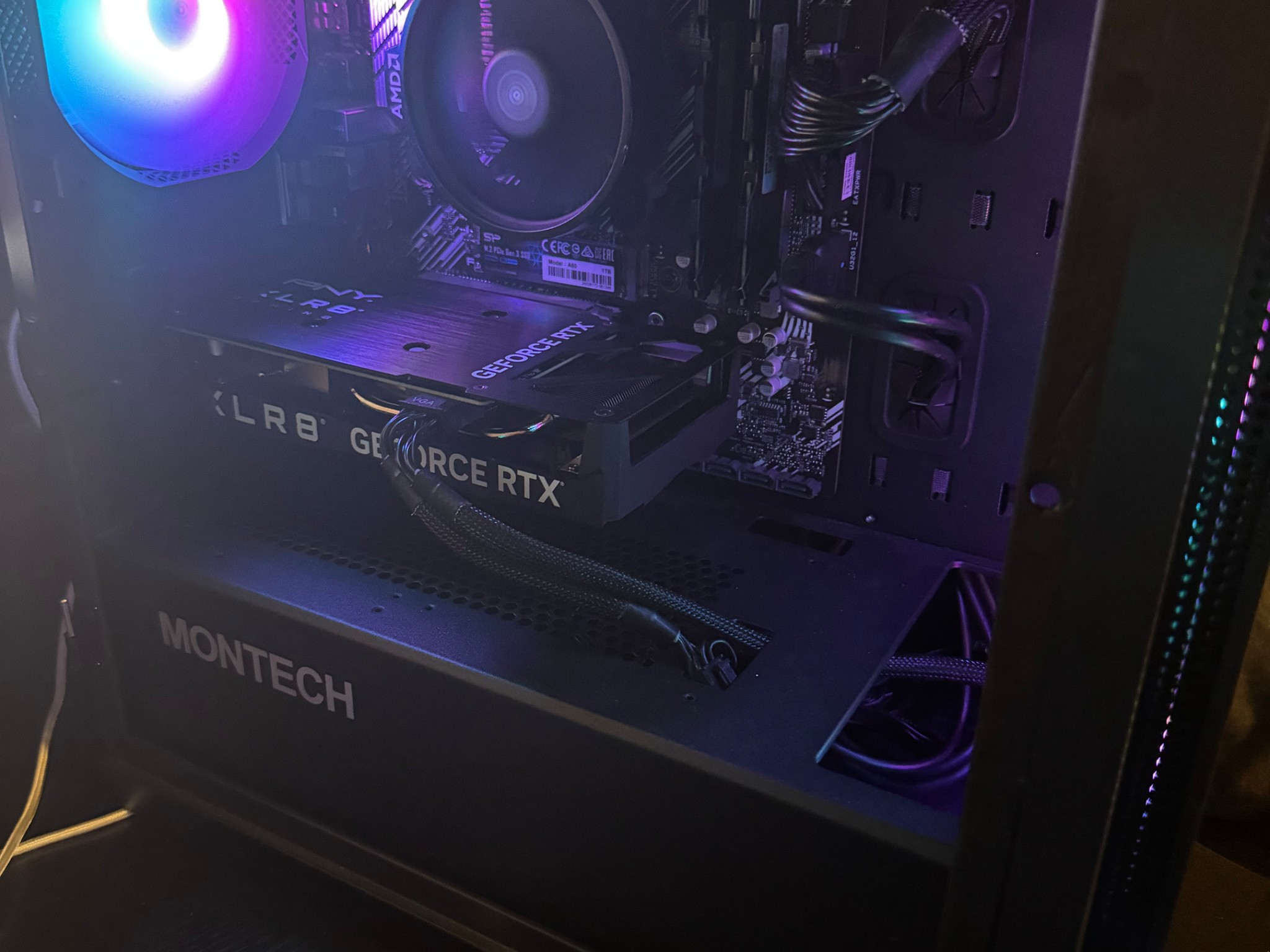 RTX 4060 - R5 3600 - 1tb M.2 SSD - 16gb DDR4 3000mhz - RGB gaming pc
