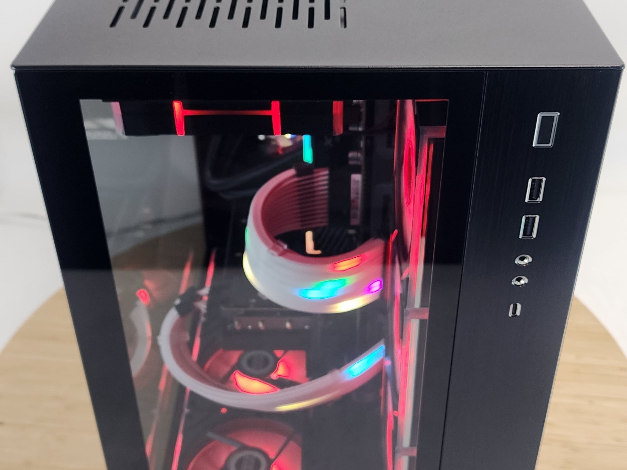 Gaming PC Ryzen 7 7700 32GB RAM 1TB SSD RX 7800 XT 16GB Windows 11 Computer