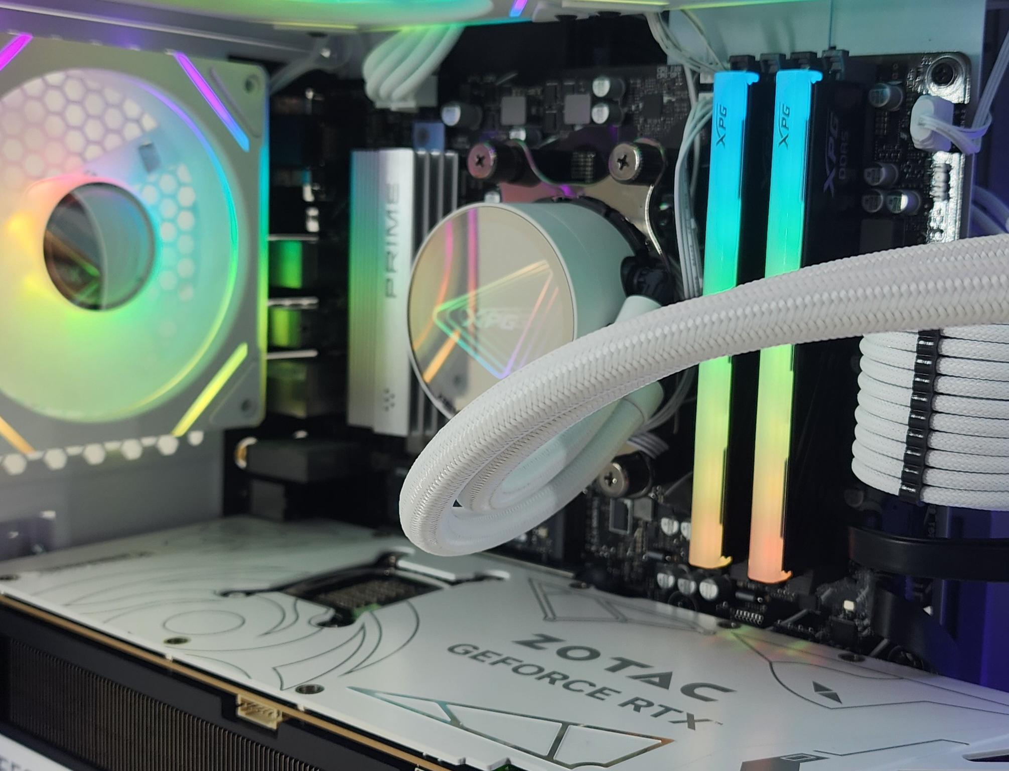 Gaming PC Ryzen 7 7800X3D 32GB RAM 2TB SSD RTX 5070 Ti 16GB Windows 11 Computer