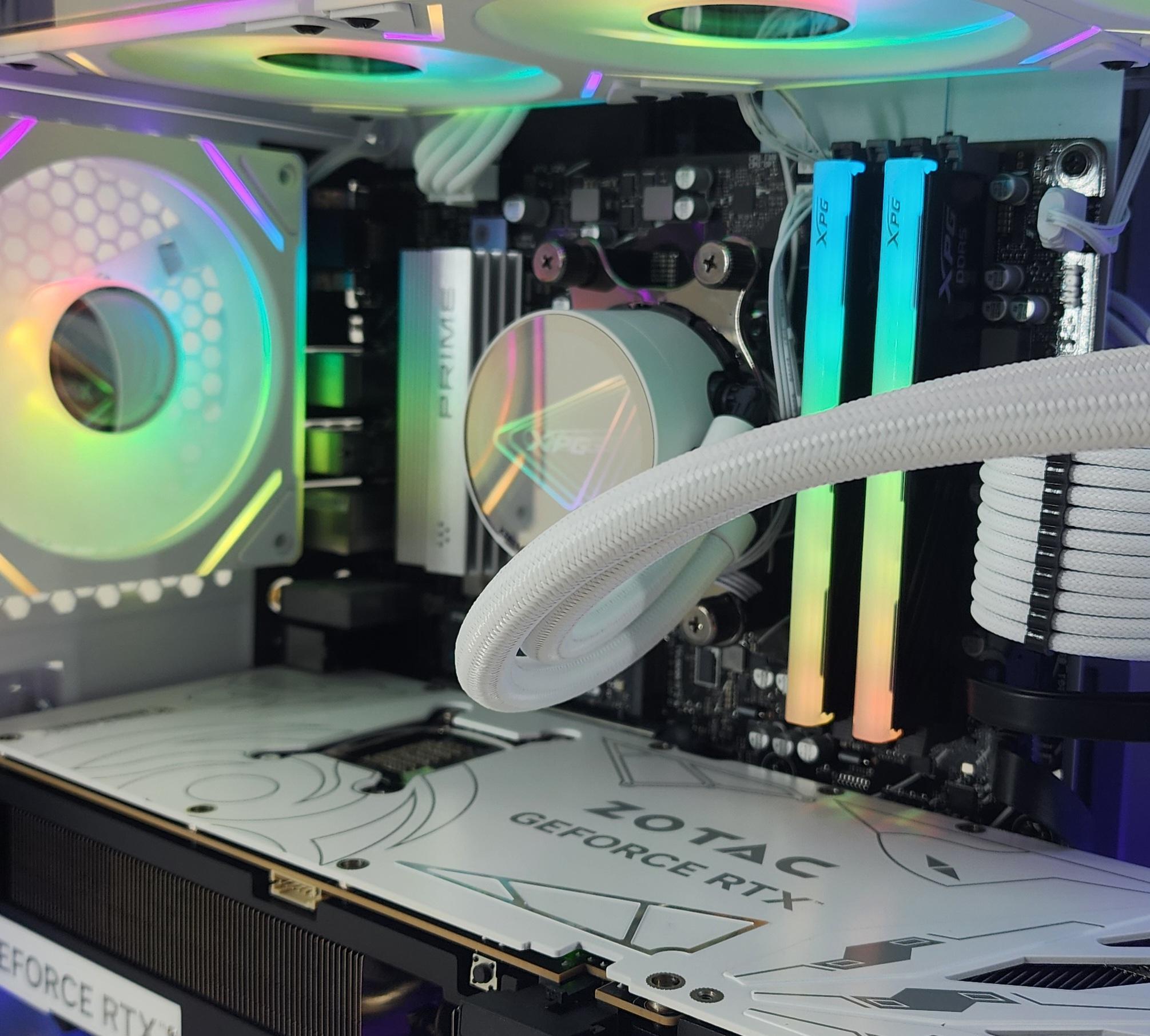 Gaming PC Ryzen 7 7800X3D 32GB RAM 2TB SSD RTX 5070 Ti 16GB Windows 11 Computer