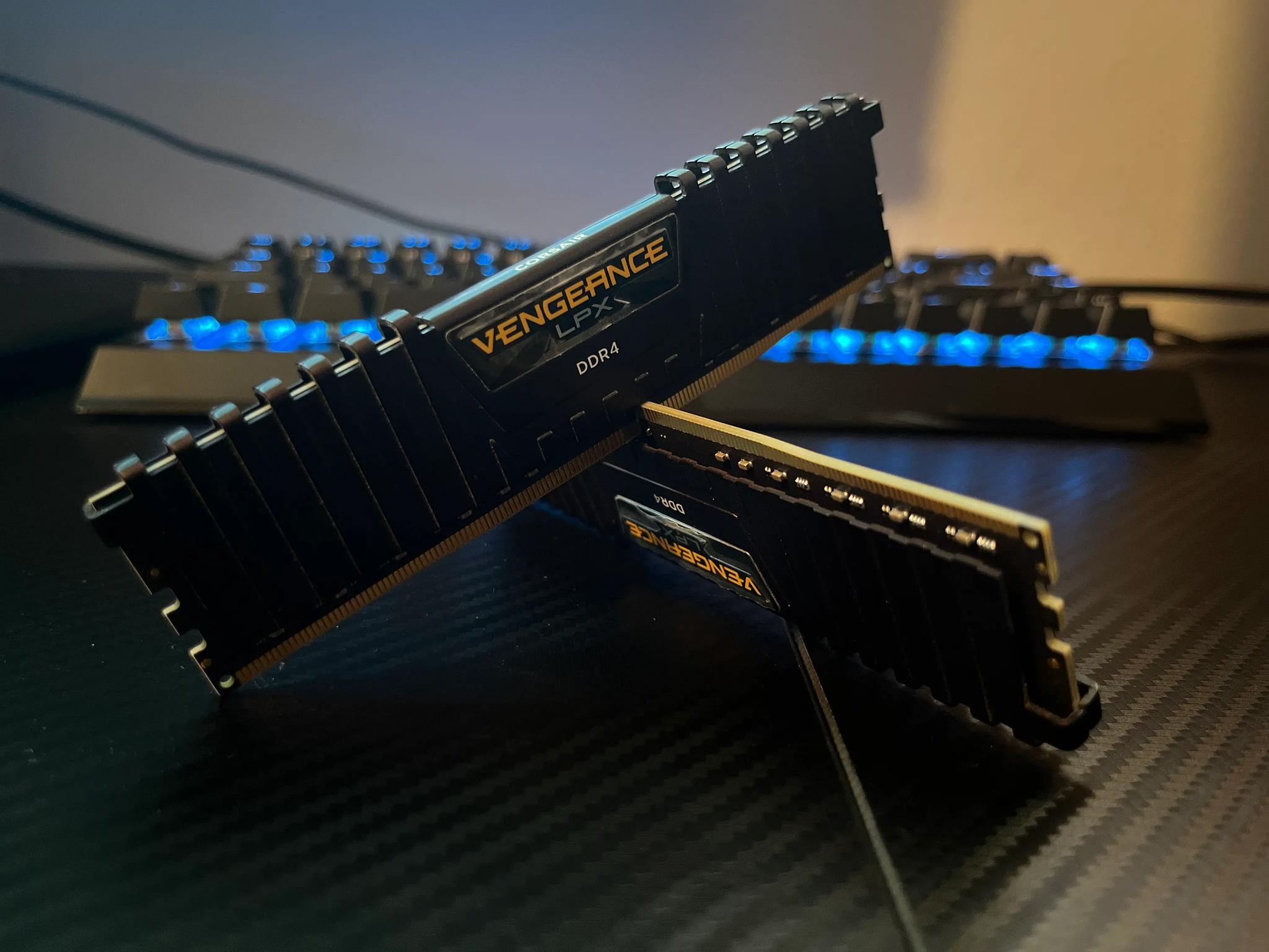 Corsair Vengeance LPX 32 GB (2 x 16 GB) DDR4-3600 CL18 Memory