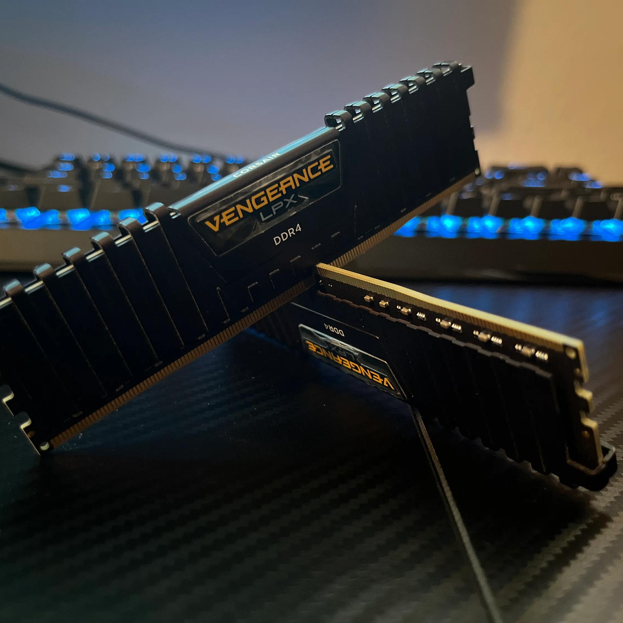 Corsair Vengeance LPX 32 GB (2 x 16 GB) DDR4-3600 CL18 Memory