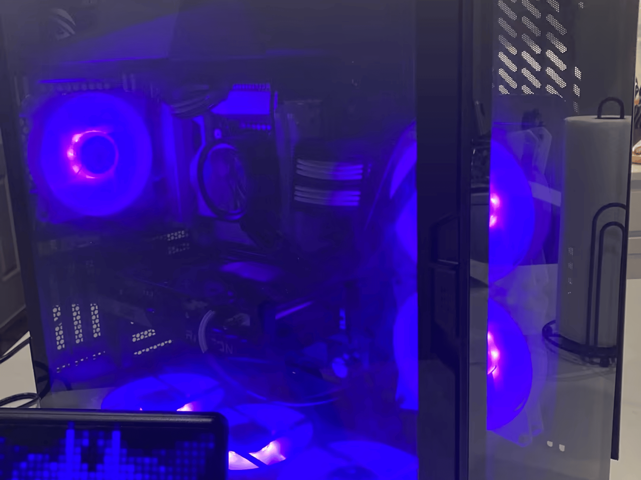 “Vision Killer Sr.”// i5-11600k, Rx 6600xt High-End Streaming and Gaming PC