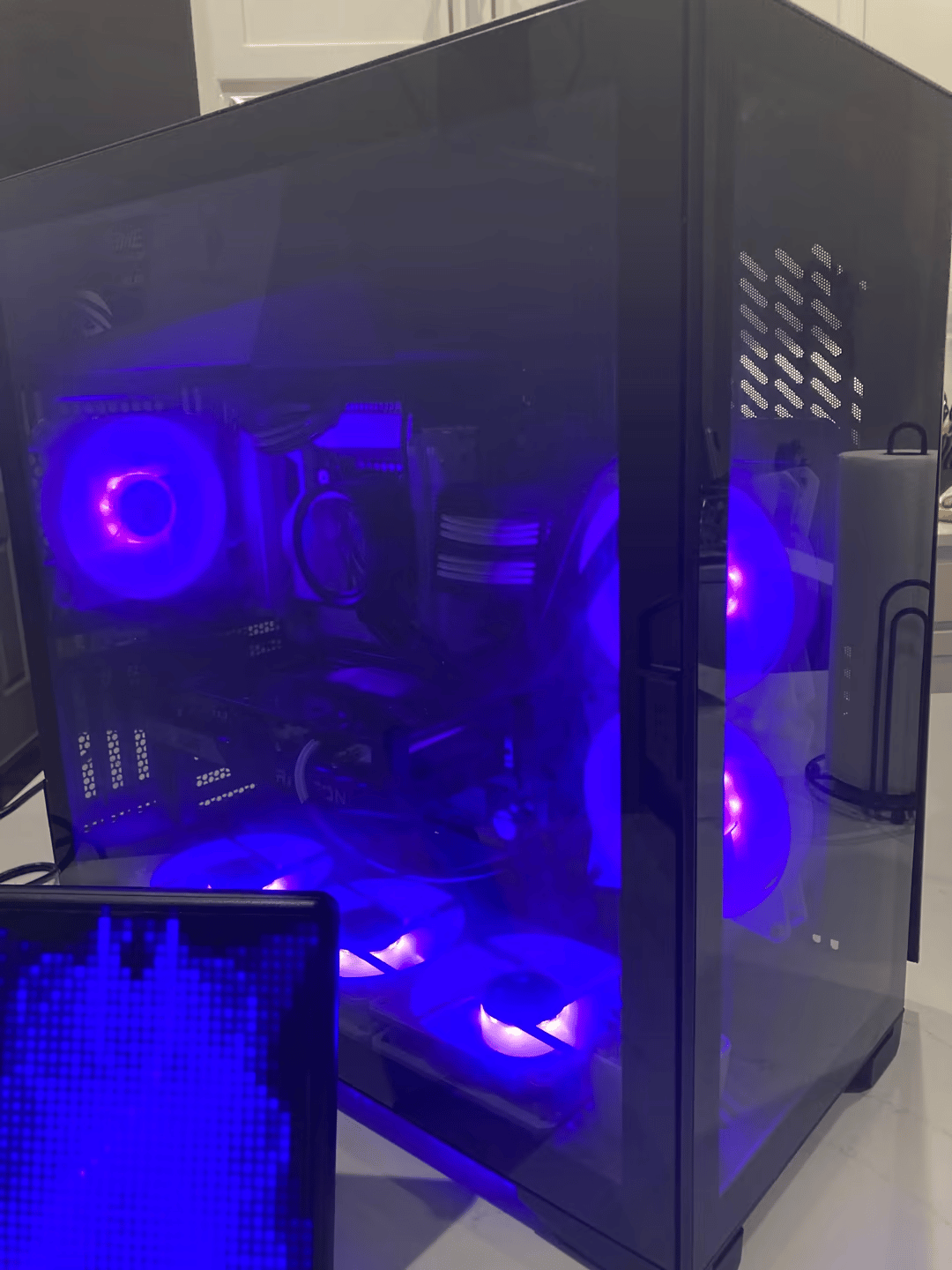 “Vision Killer Sr.”// i5-11600k, Rx 6600xt High-End Streaming and Gaming PC