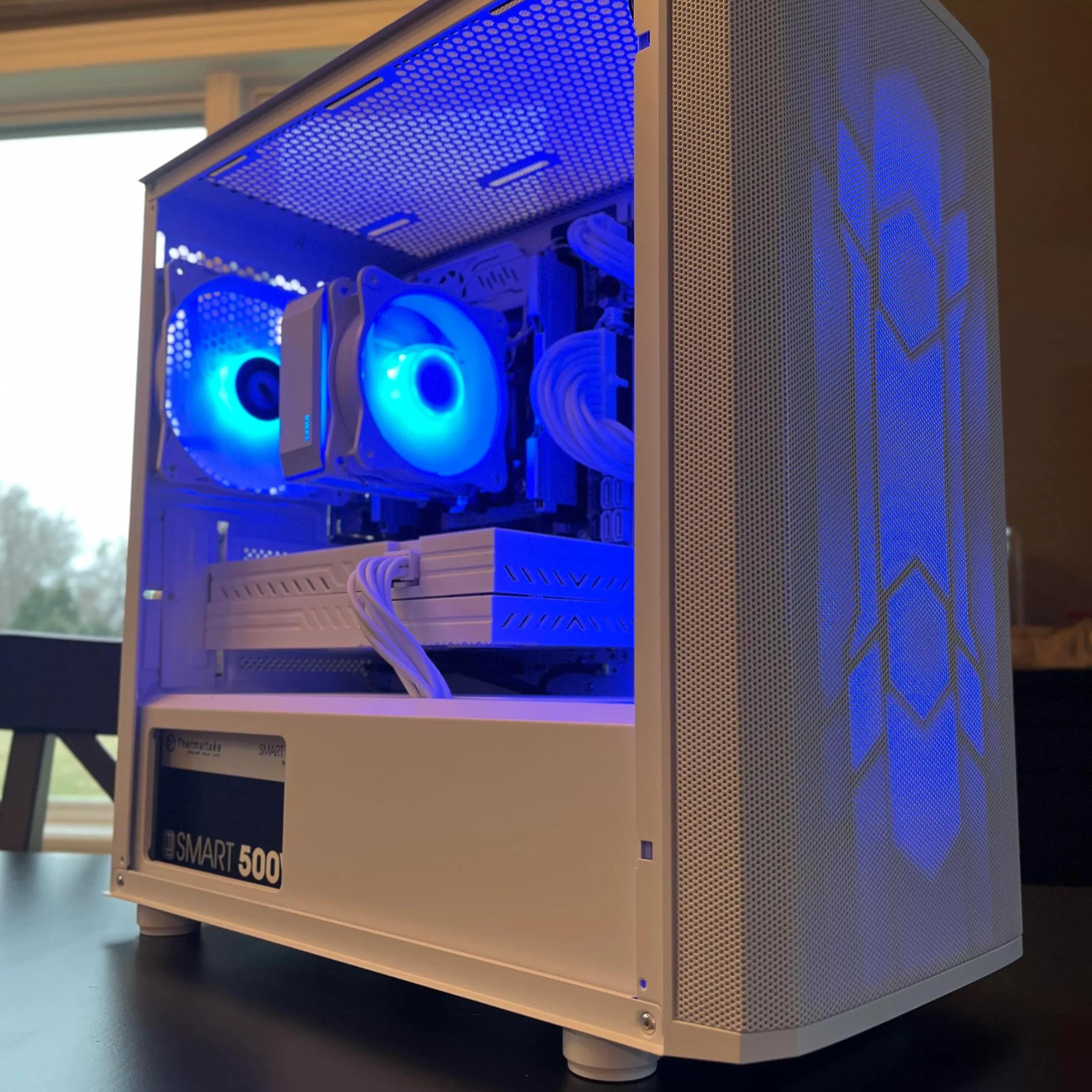 ALL WHITE GAMING PC | RX 580 | XEON 2640 V3 | 16GB DDR4 | 500GB NVME