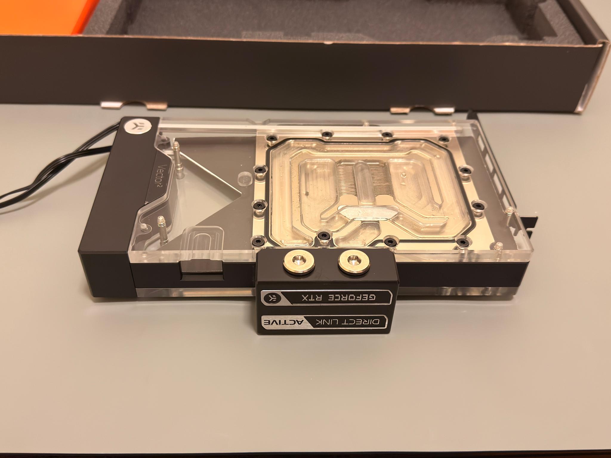 NVIDIA Founders Edition GeForce RTX 4090 - Image 5