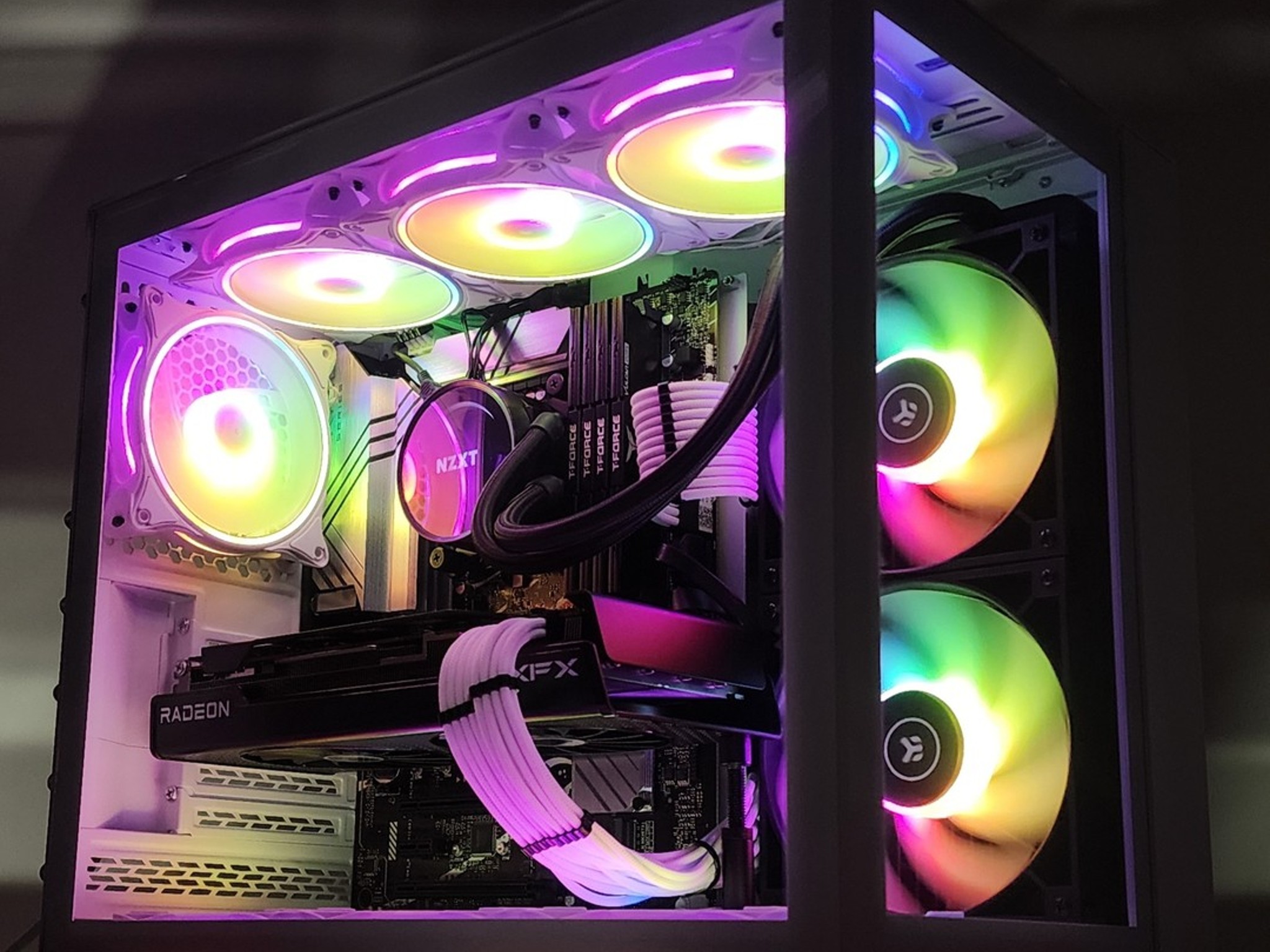 Gaming PC i9-14900K 32GB RAM 2TB SSD RX 7800 XT 16GB Windows 11 Computer