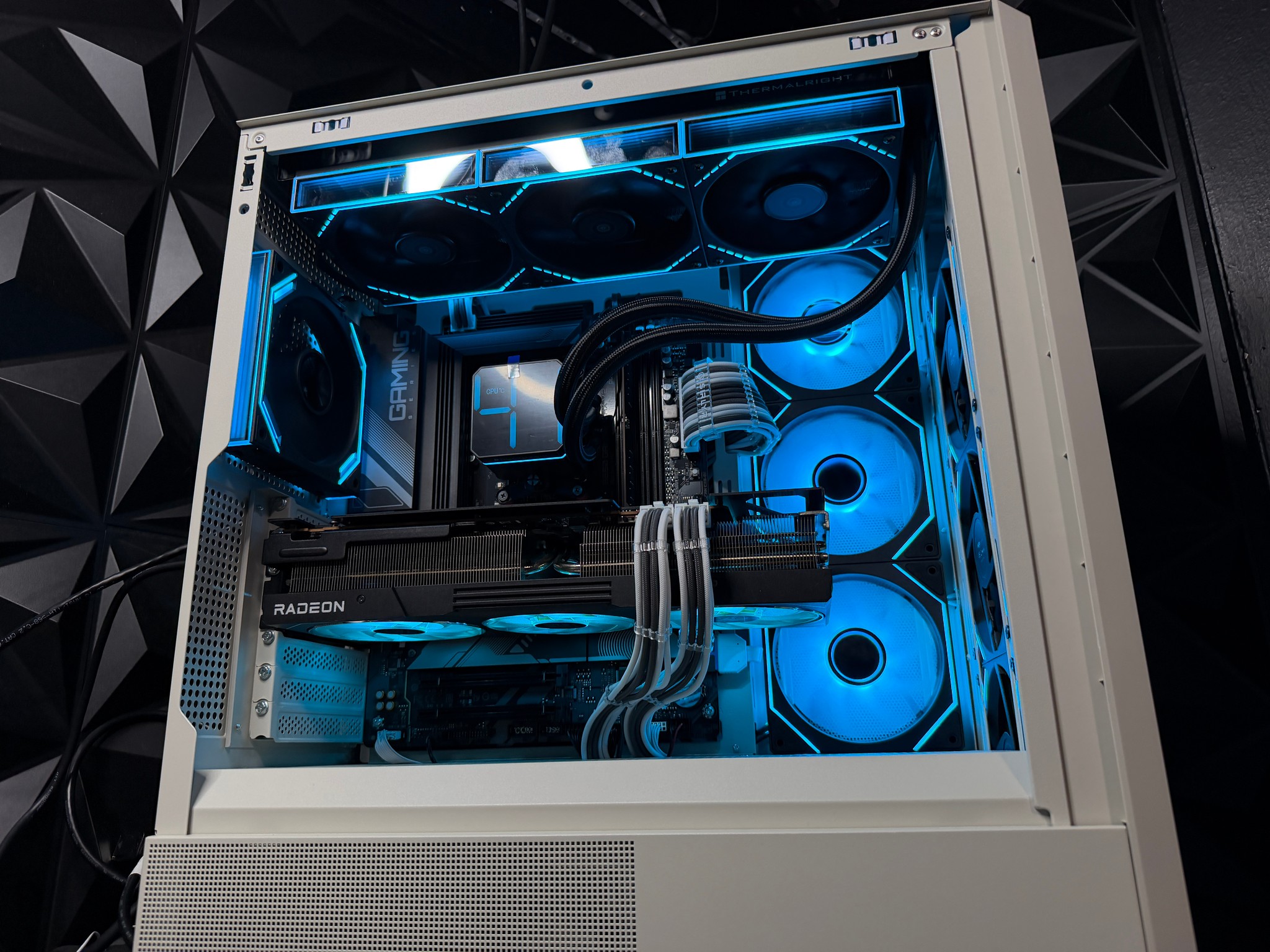 💀🕹️ RETRO REAPER 79 🕹️💀 Ryzen 9 7900X| RX 7900XT 20GB| 4.5 TB NVMe| 32 GB DDR5| 850W Gold PSU