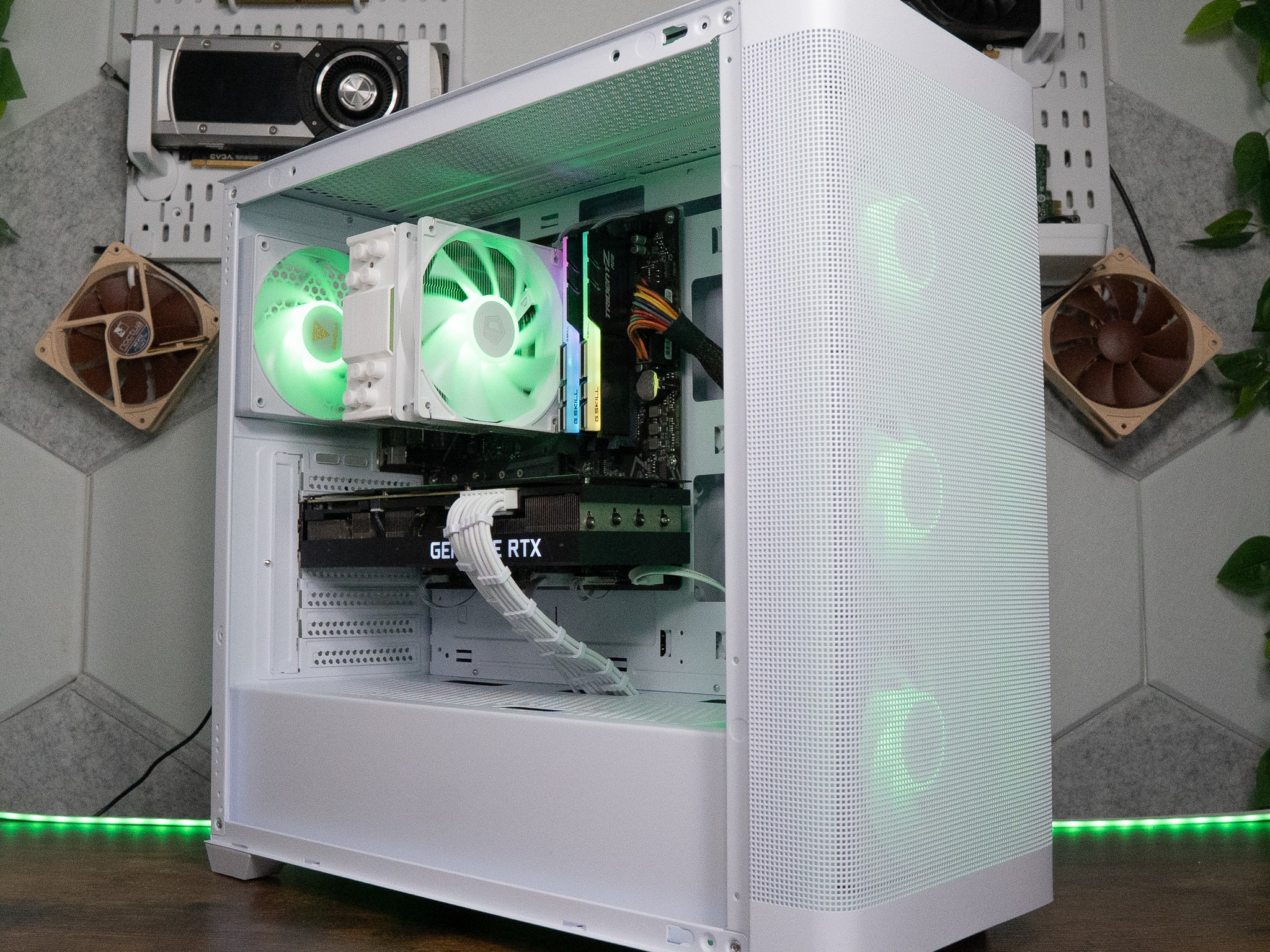 ❄️🌨 | HP GeForce RTX 3080 10GB | RYZEN 7 5800X | 16GB DDR4 RAM | 2TB SSD | Y2K Destiny GOLD