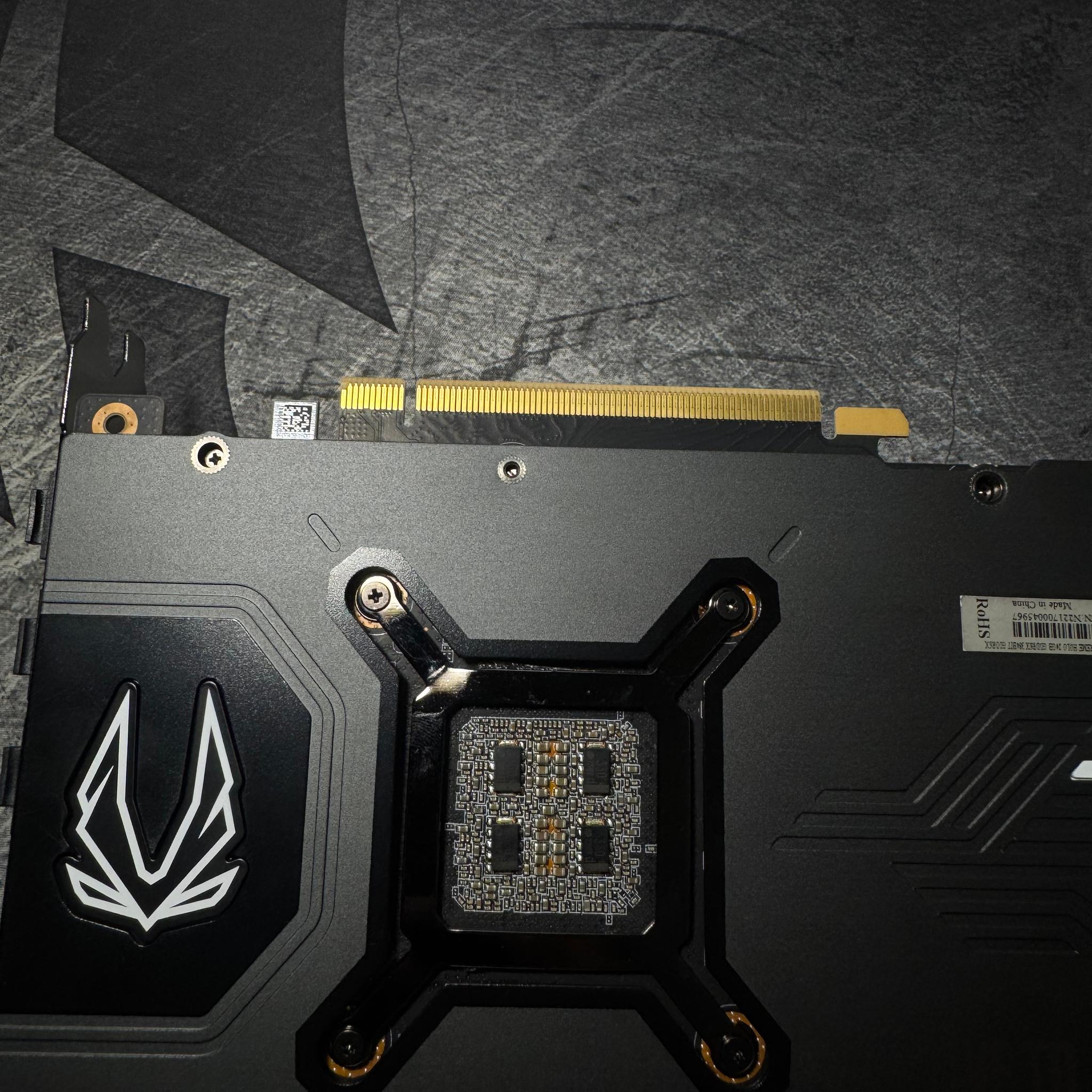 ZOTAC AMP Extreme Holo GeForce RTX 3090 Ti