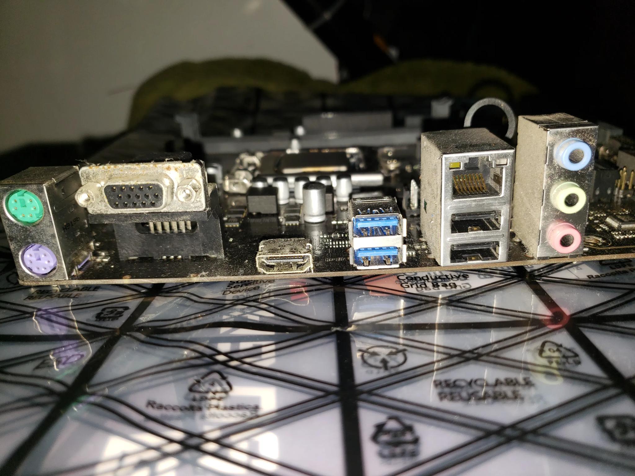 ASUS PRIME H310M-R2.0 + CPU i7-9700F (CPU + Motherboard Combo)