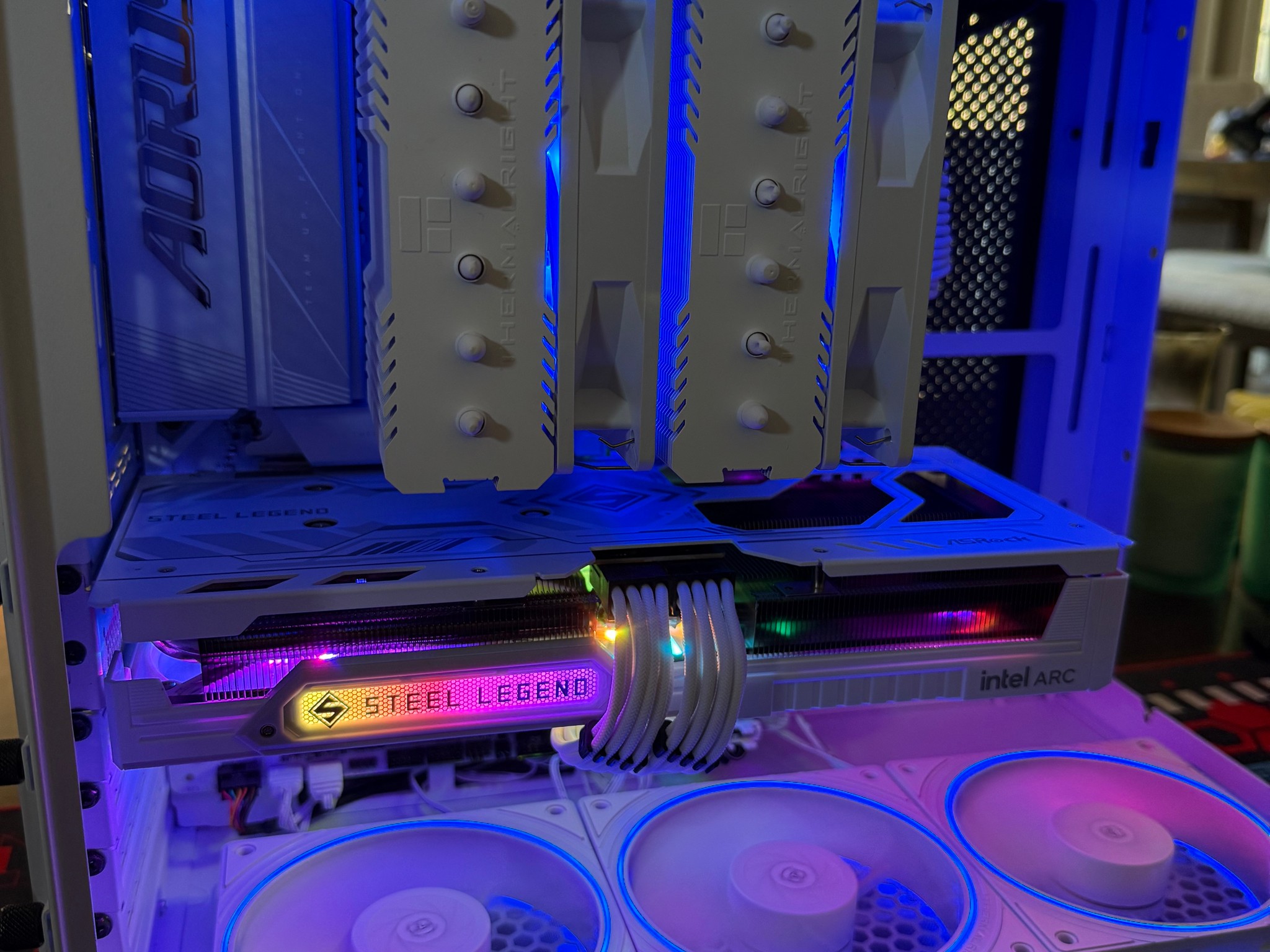 Custom White Intel Arc B580 with AMD 9600X