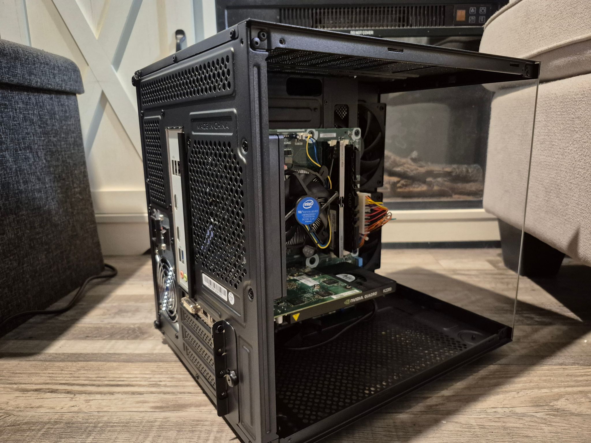 Subtle Cube | Fortnite/Roblox Gaming PC | i5-7400, Quadro K2200 4GB, 512GB SSD