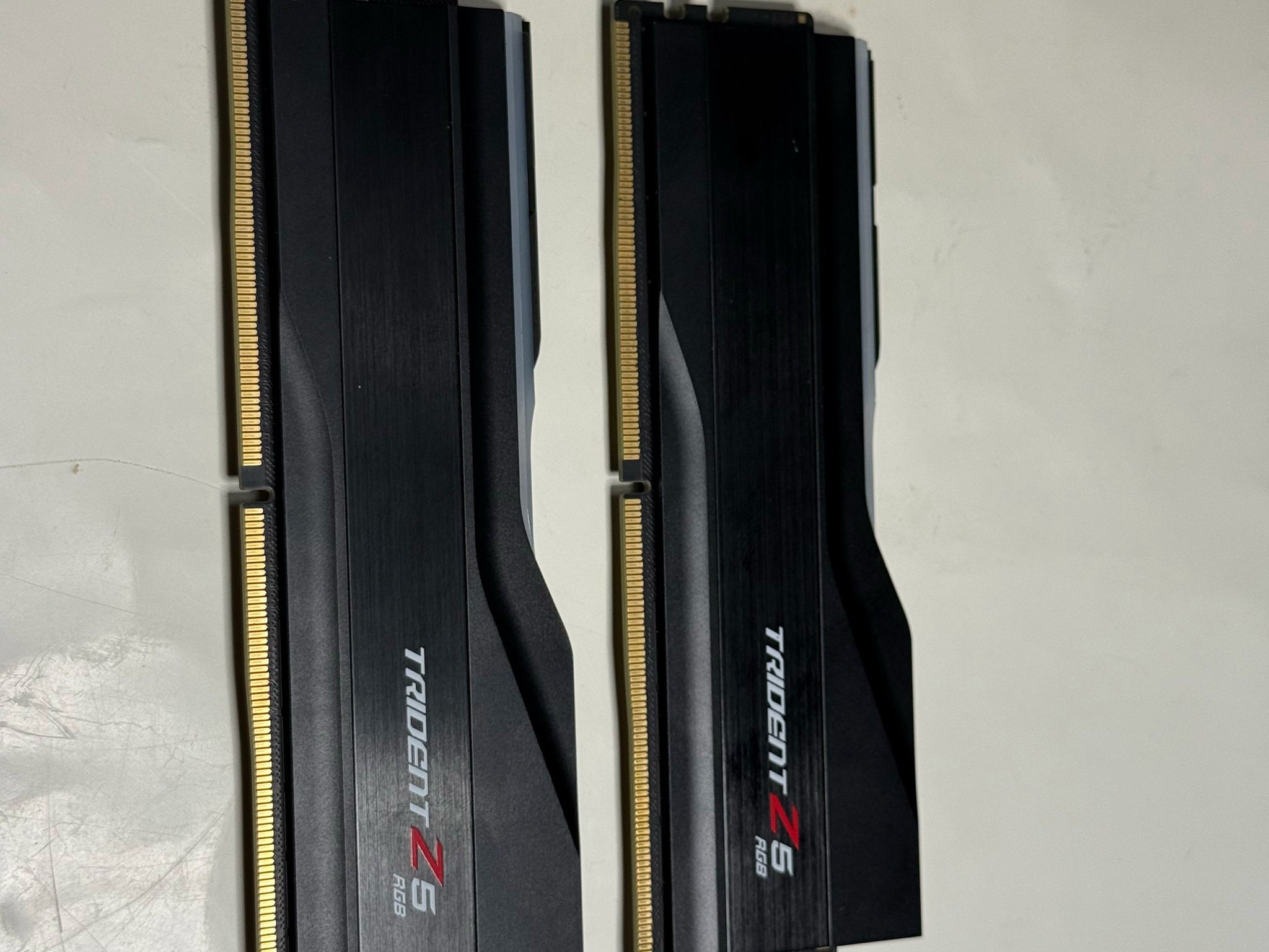 Trident Z5 RGB (DDR5/Intel XMP) F5-6400J3239G32GX2-TZ5RK