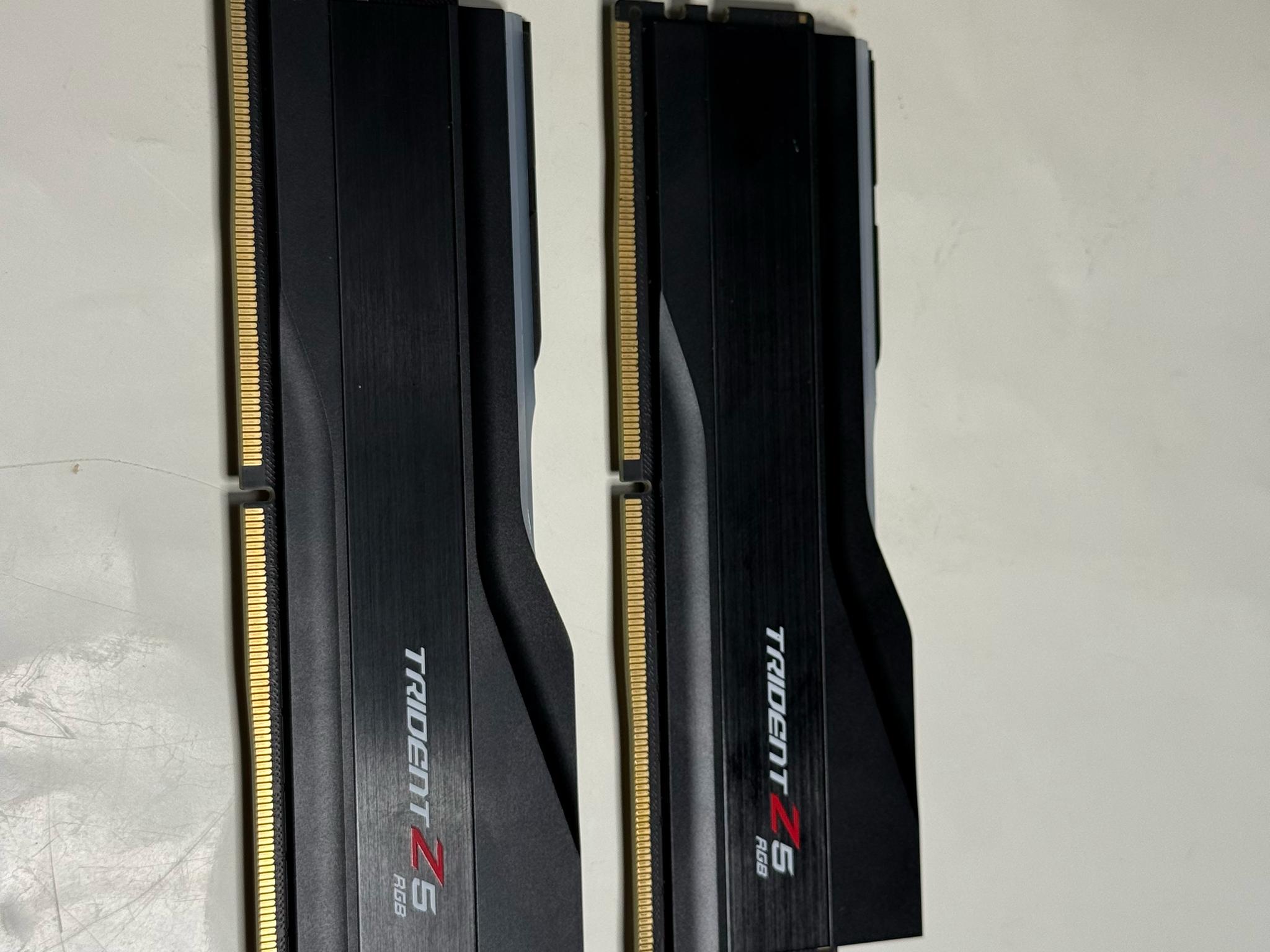 Trident Z5 RGB (DDR5/Intel XMP) F5-6400J3239G32GX2-TZ5RK